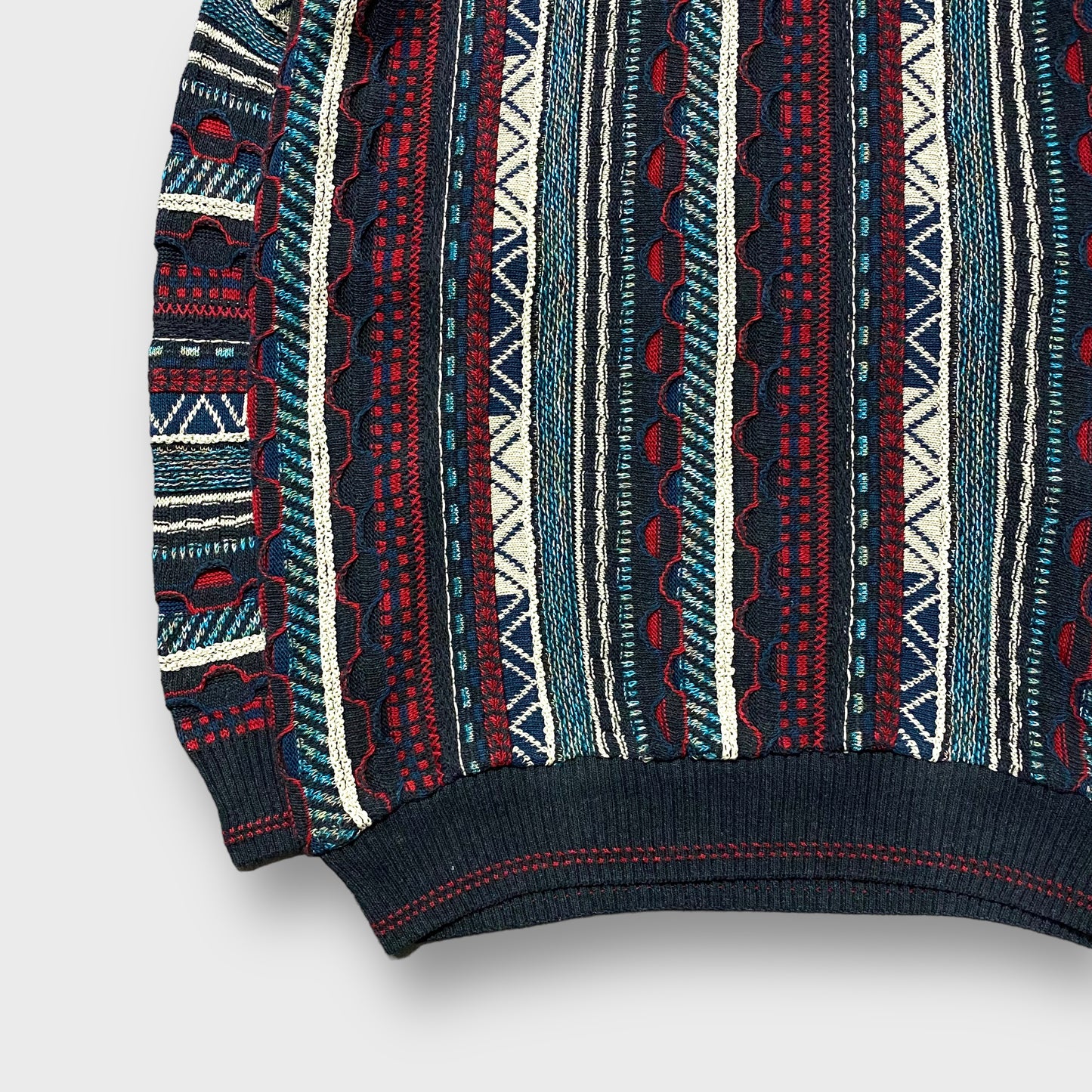Stripe pattern 3D knit sweater