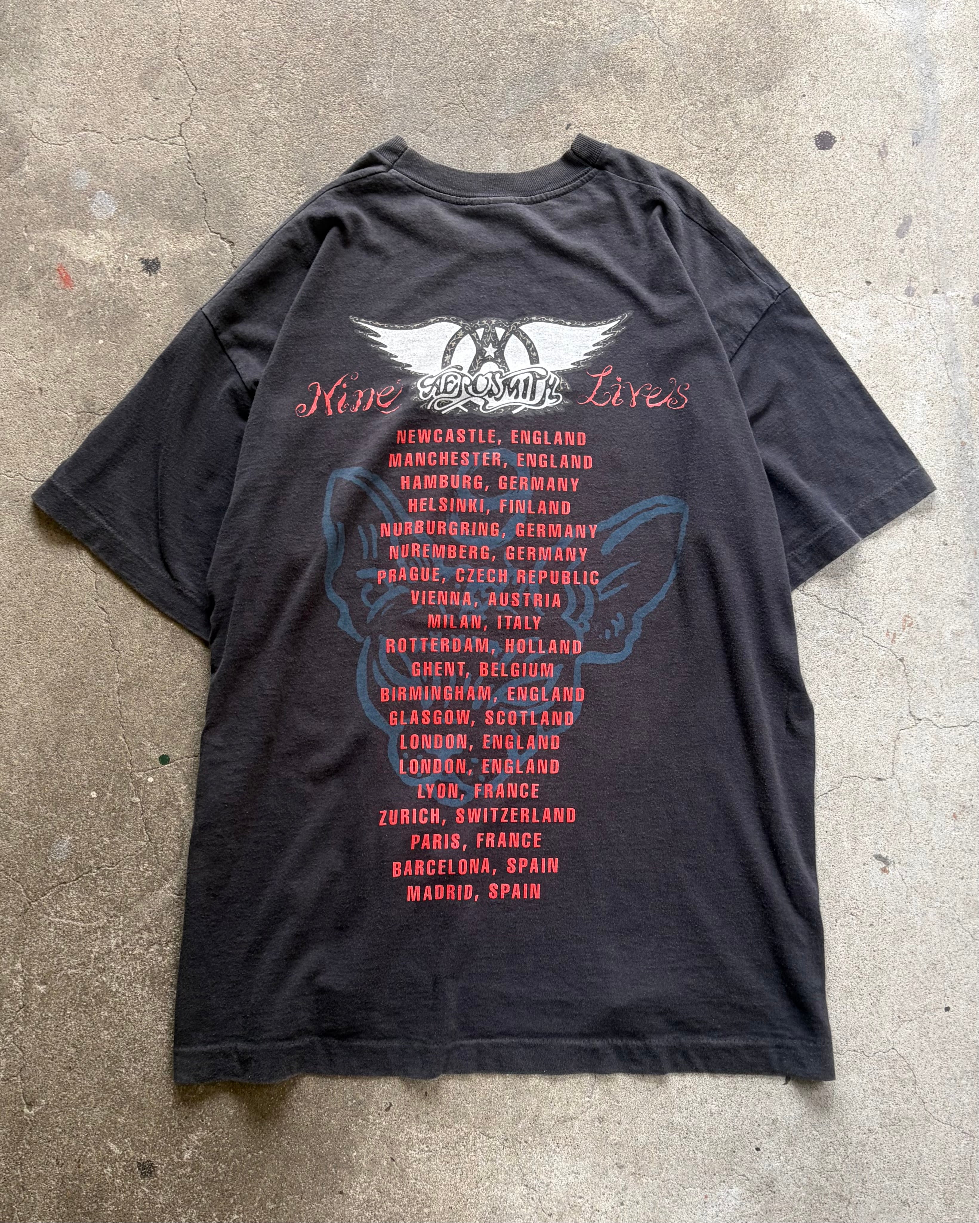 90’s AERO SMITH
“NINE LIVES” tour t-shirt X-large