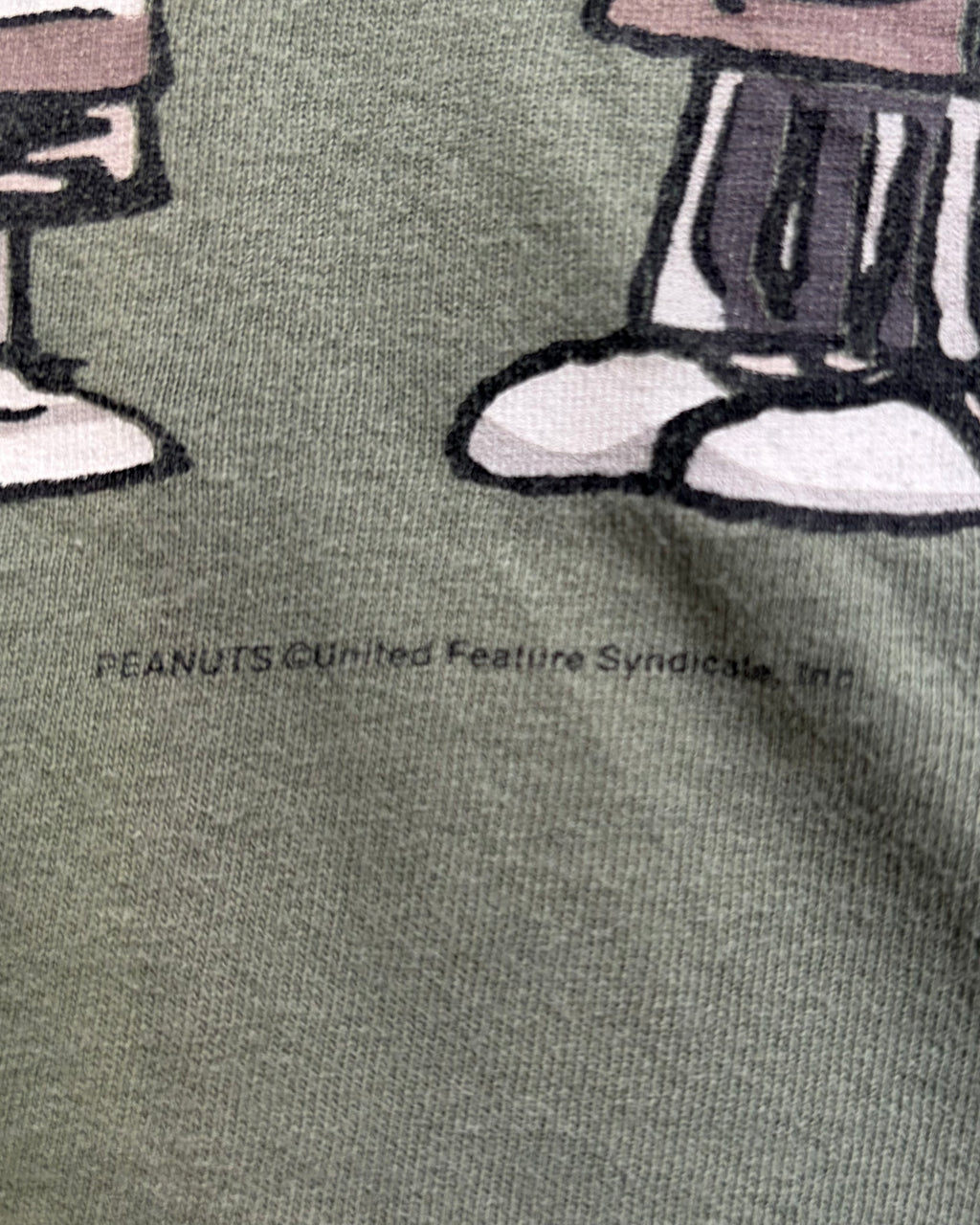 90’s PEANUTS
“SNOOPY” character t-shirt medium