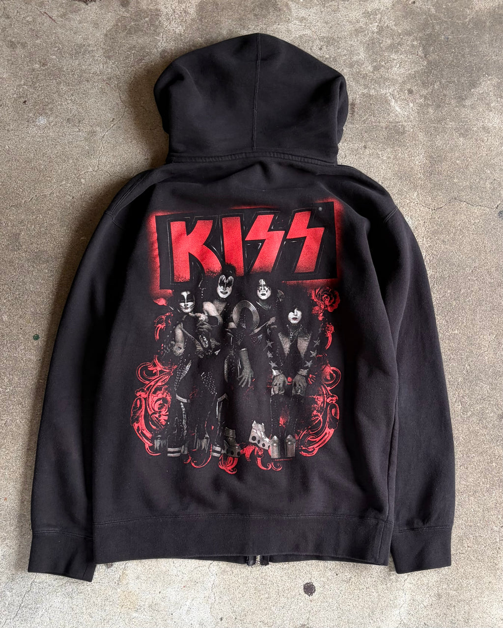 90’s “KISS”
band zip hoodie medium