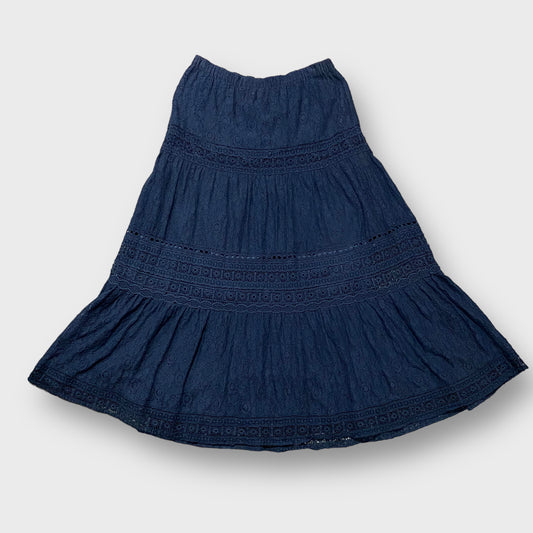 Lace design maxi length skirt