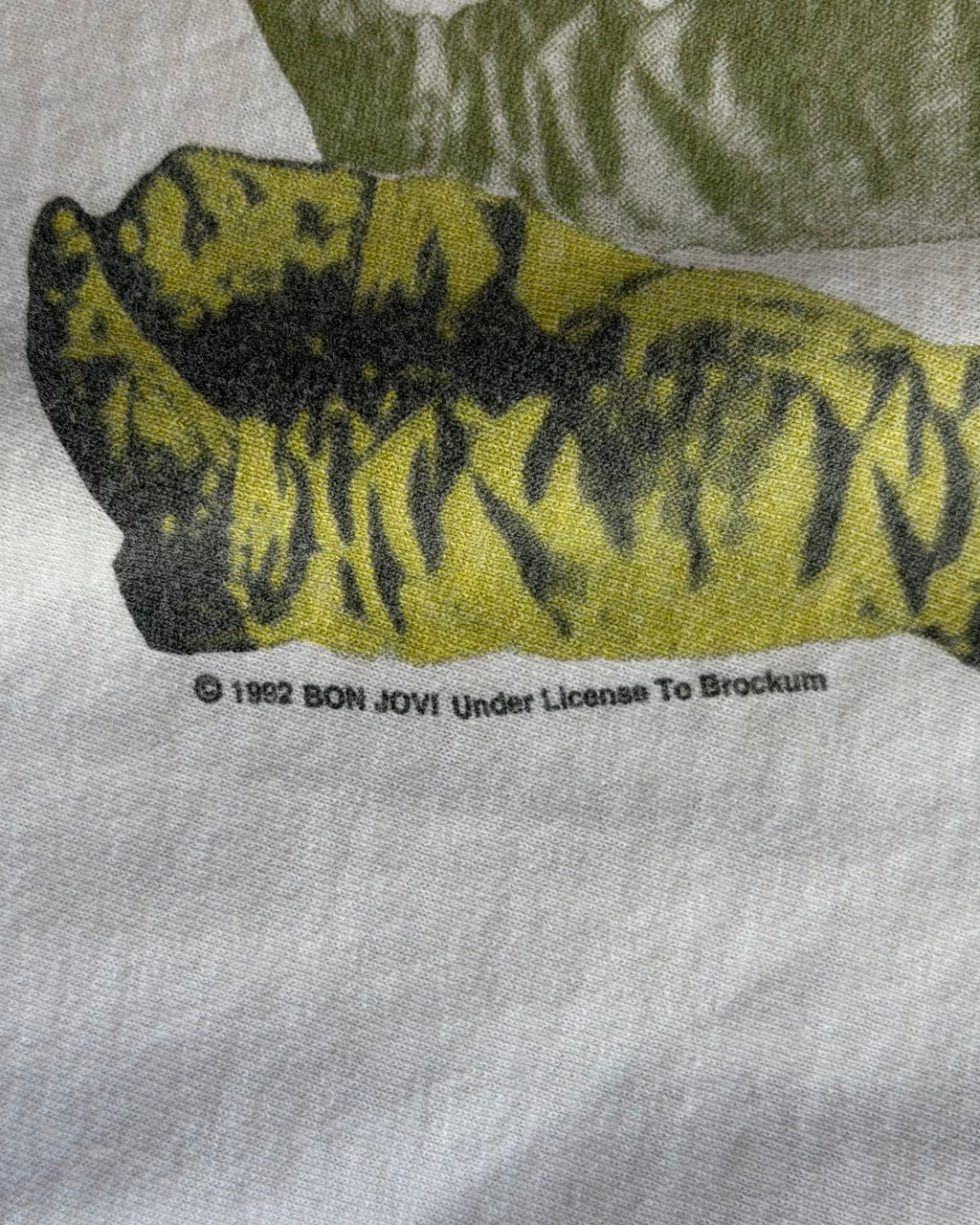 90’s-00’s Bon Jovi
“Keep The Faith” t-shirt X-large