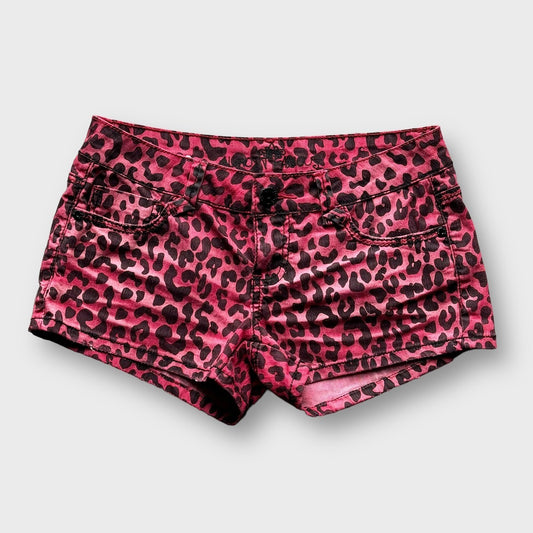 "Almost Famous" leopard pattern short pants