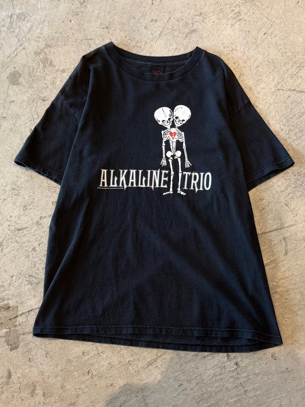 00’s “ALKALINE TRIO”
band t-shirt