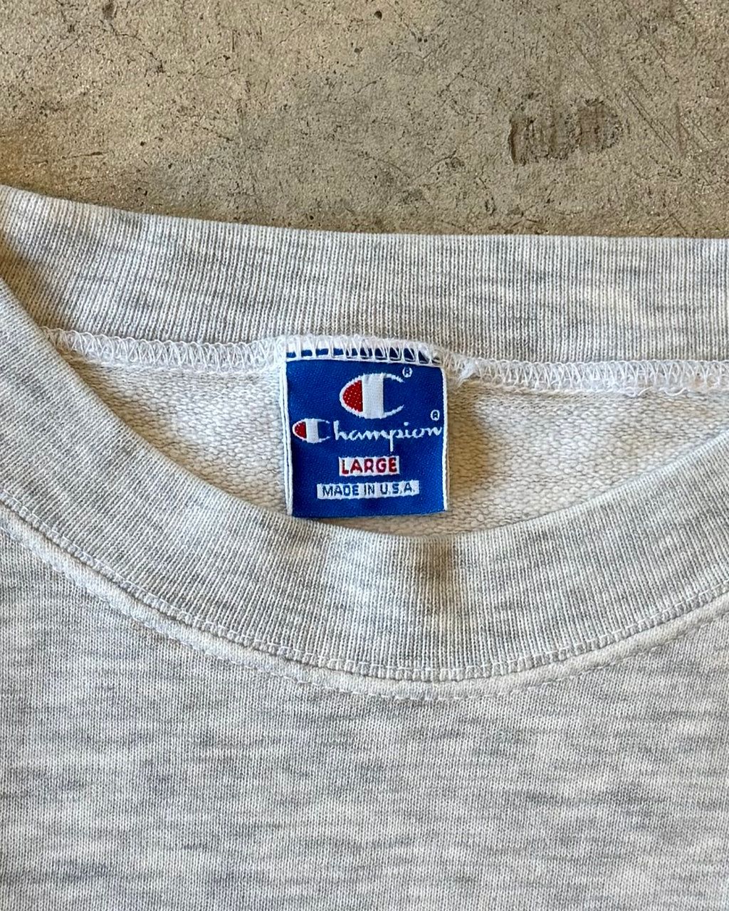 00’s “Champion” crew neck sweat LARGE