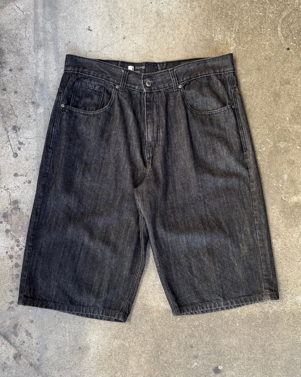 90-00’s “Rocawear”                     short denim pants