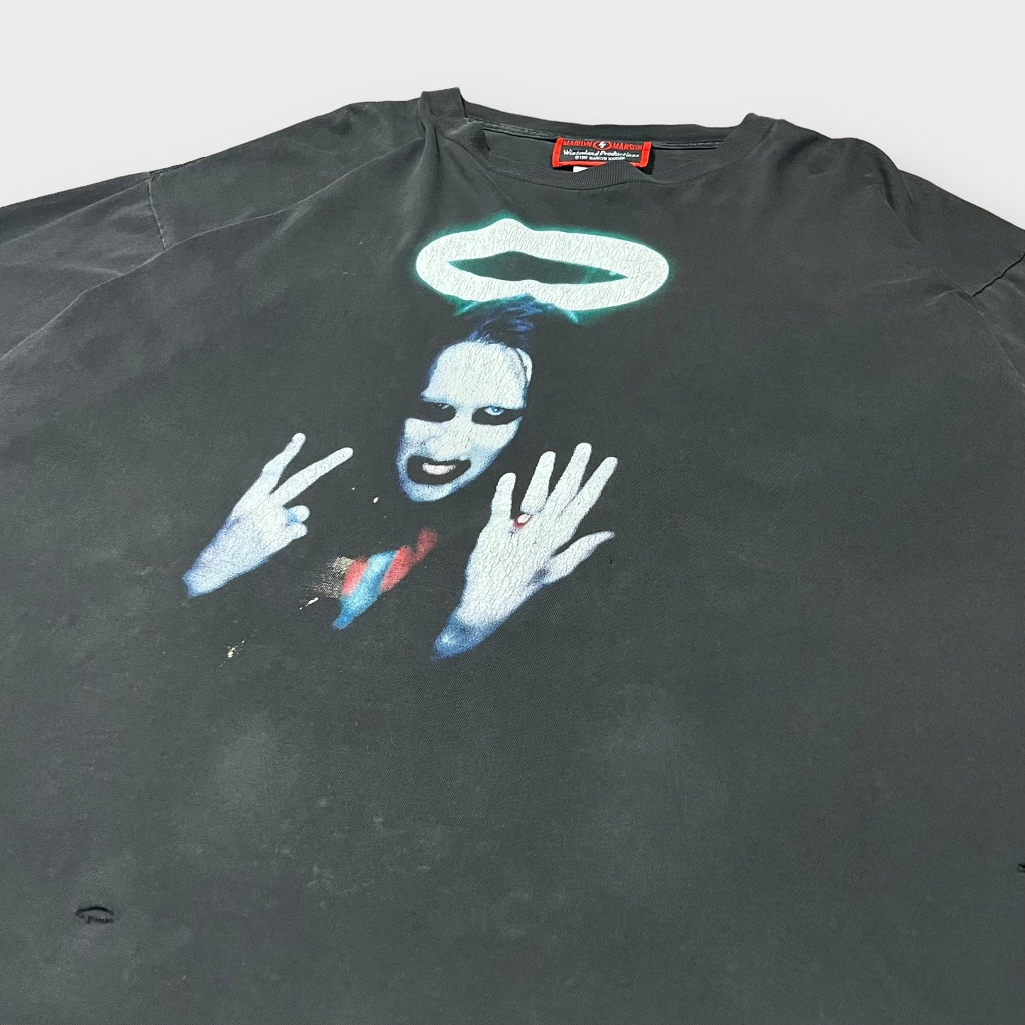 1997 Marilyn Manson
“middle fingers”t-shirt