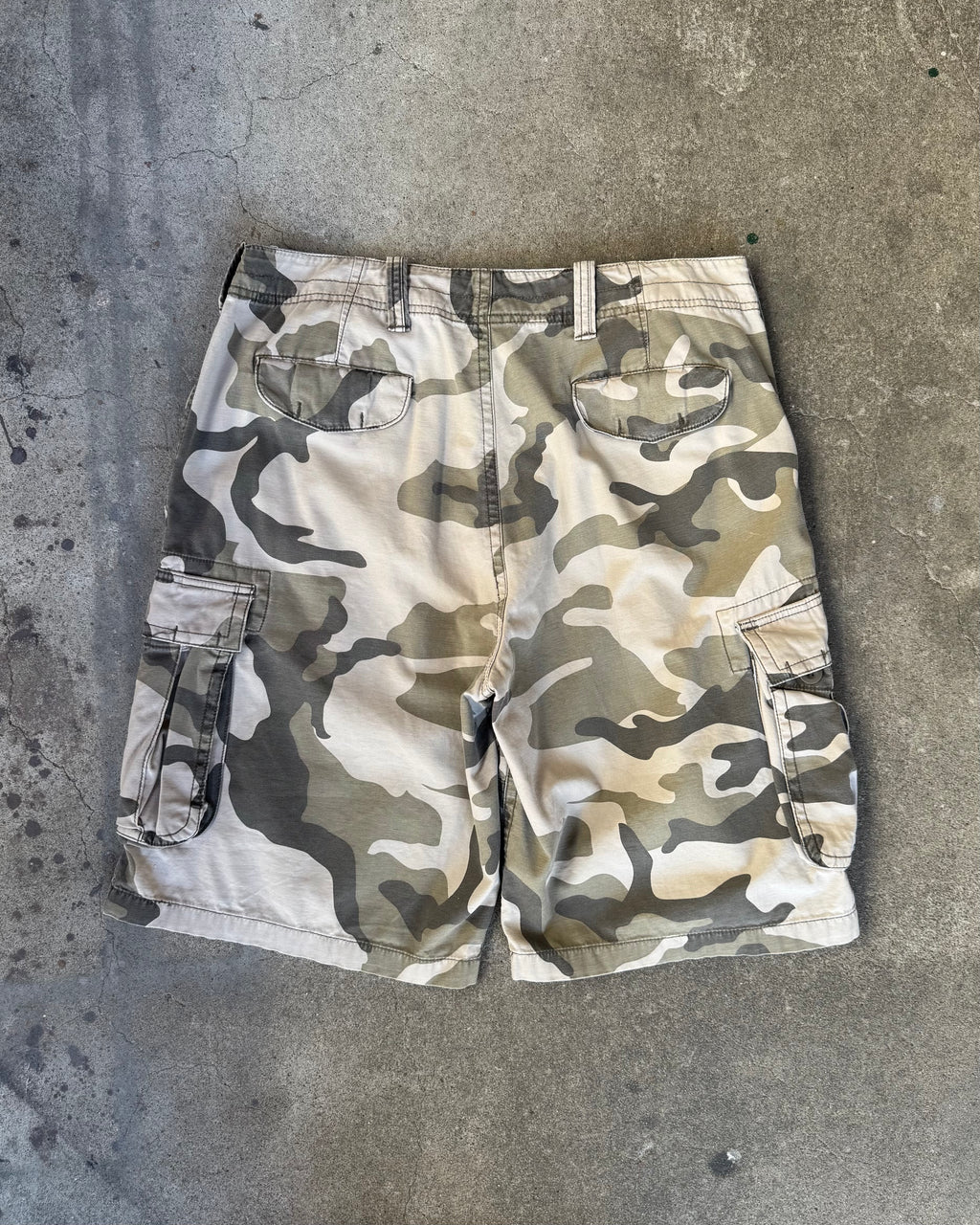 90-00’s “Arizona Jean Company” camouflage cargo short pants