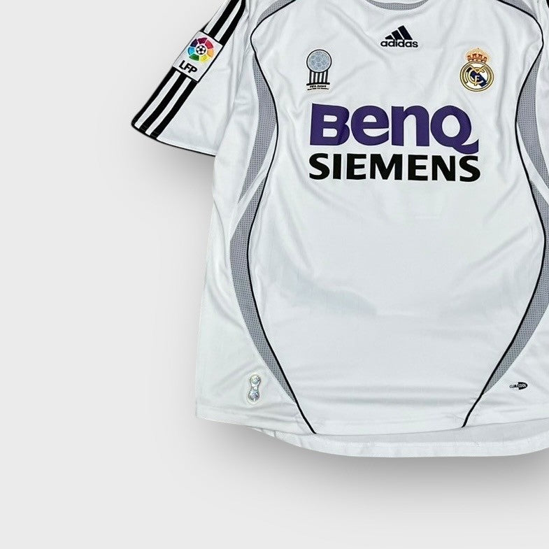 00’s “adidas”
“Real Madrid de Fútbol” team shirt