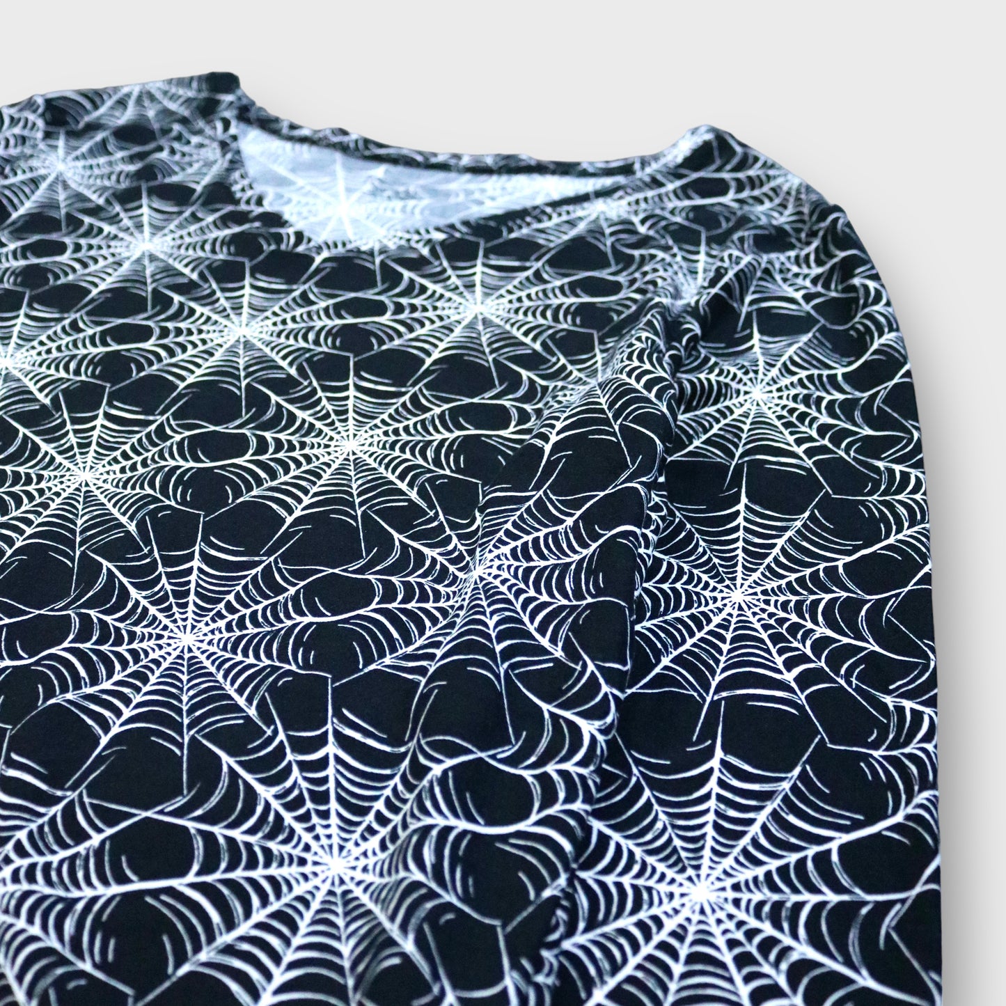 Spider web pattern l/s t-shirt