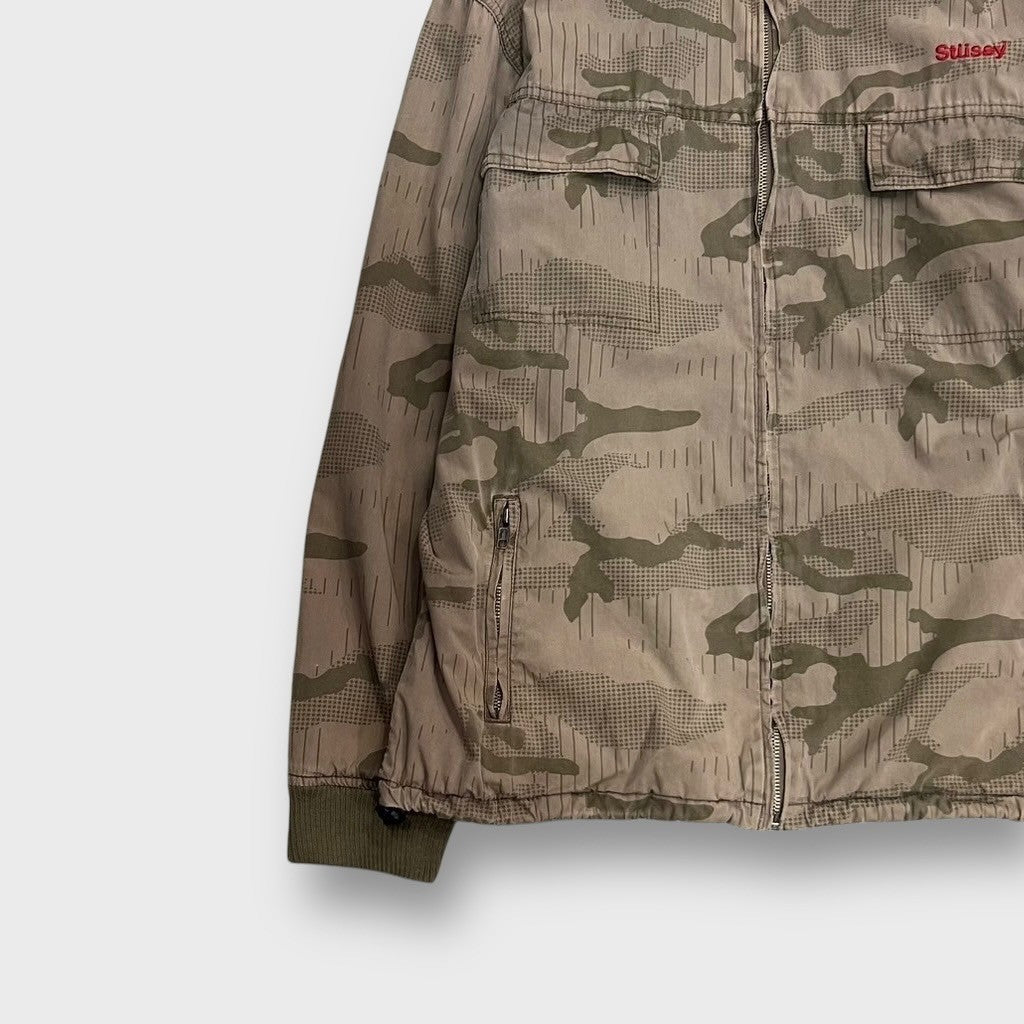 90's "STUSSY"
Camo pattern hooded jacket