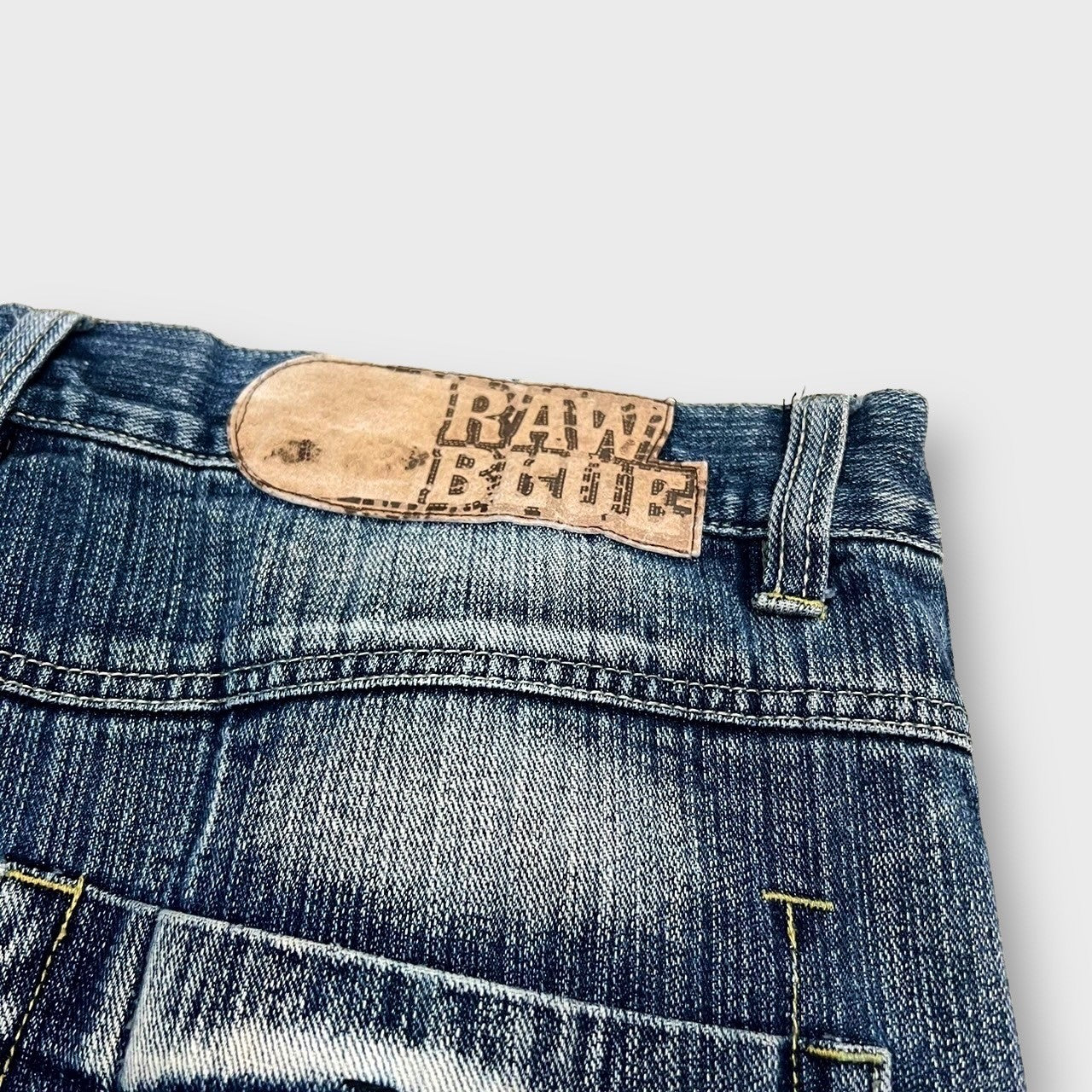 90's "RAW SINCE"
Woshed pattern wide denim pants