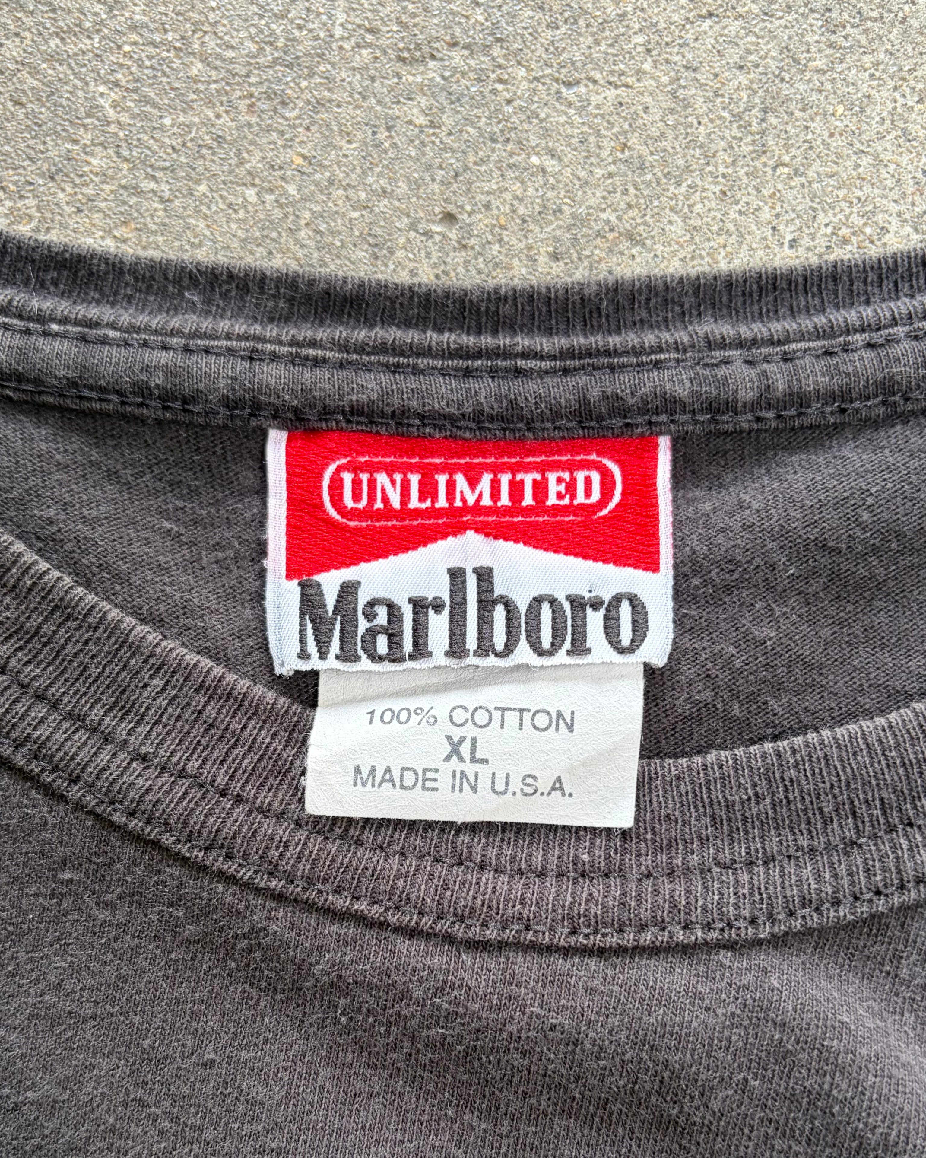 90’s Marlboro
“lizard” company t-shirt x-large
