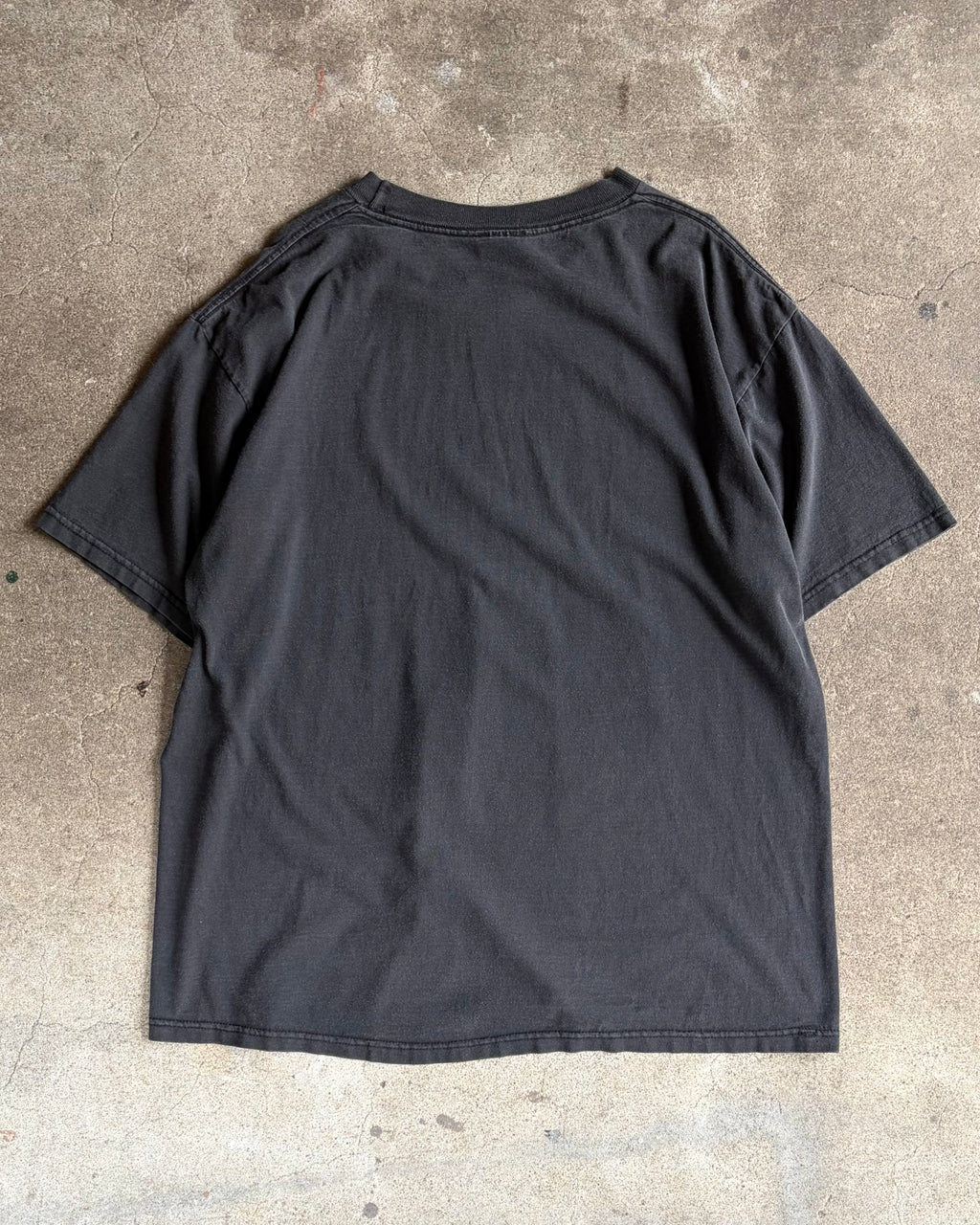 90’s UNIVERSAL STUDIOS FLORIDA
“JAWS” t-shirt