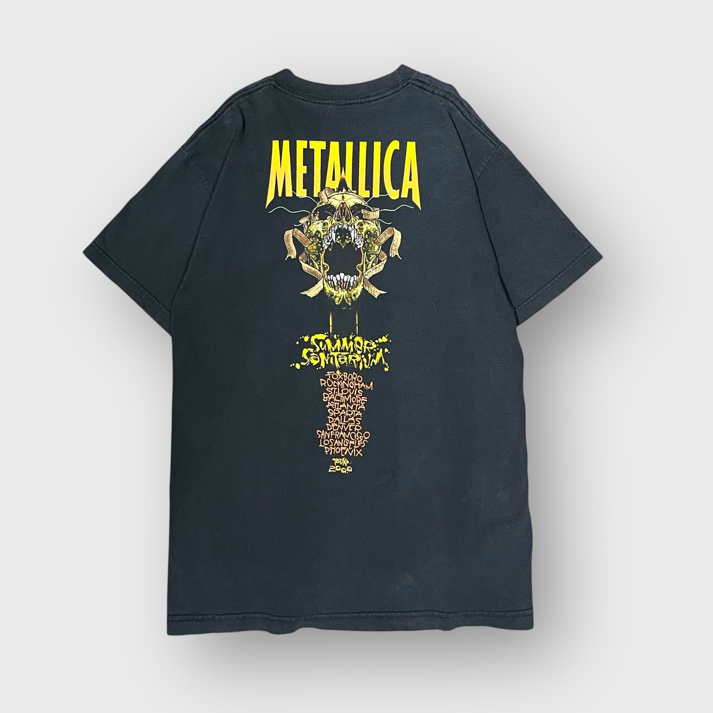 00’s  METALLICA
“Summer Sanitarium Tour 2000”
pushead t-shirt