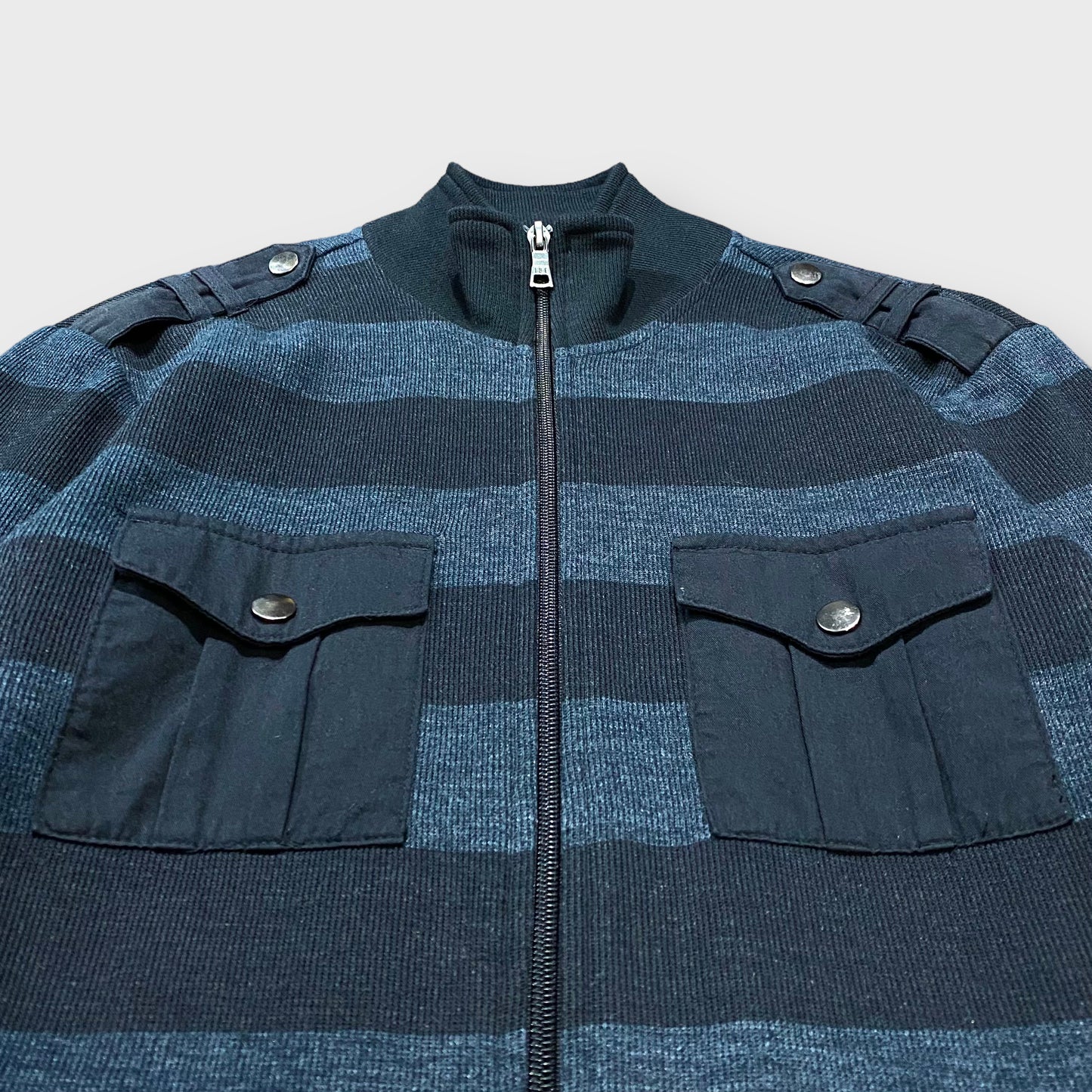 Border pattern high-neck knit jacket
