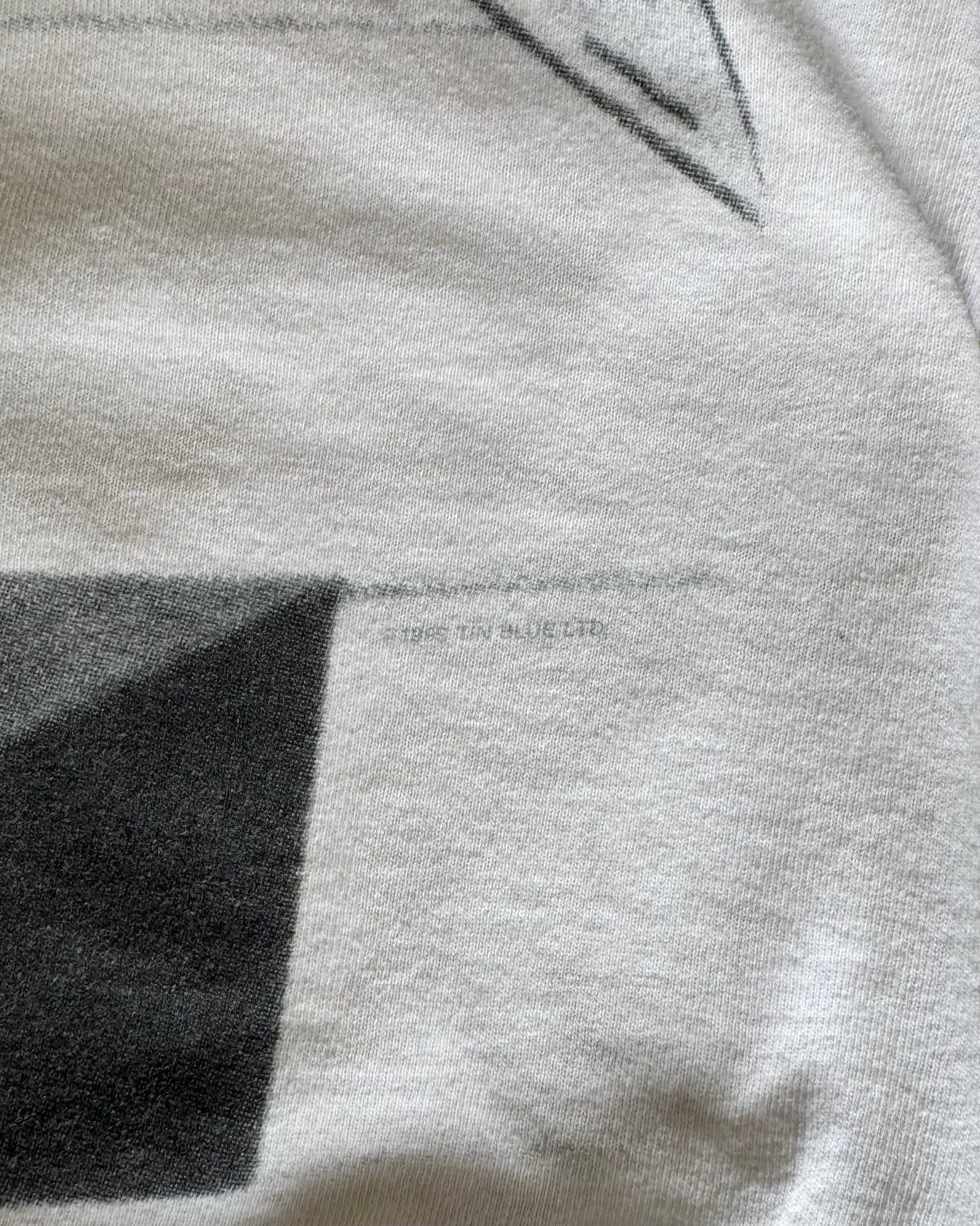 90’s Pink Floyd
“The Wall” t-shirt X-LARGE