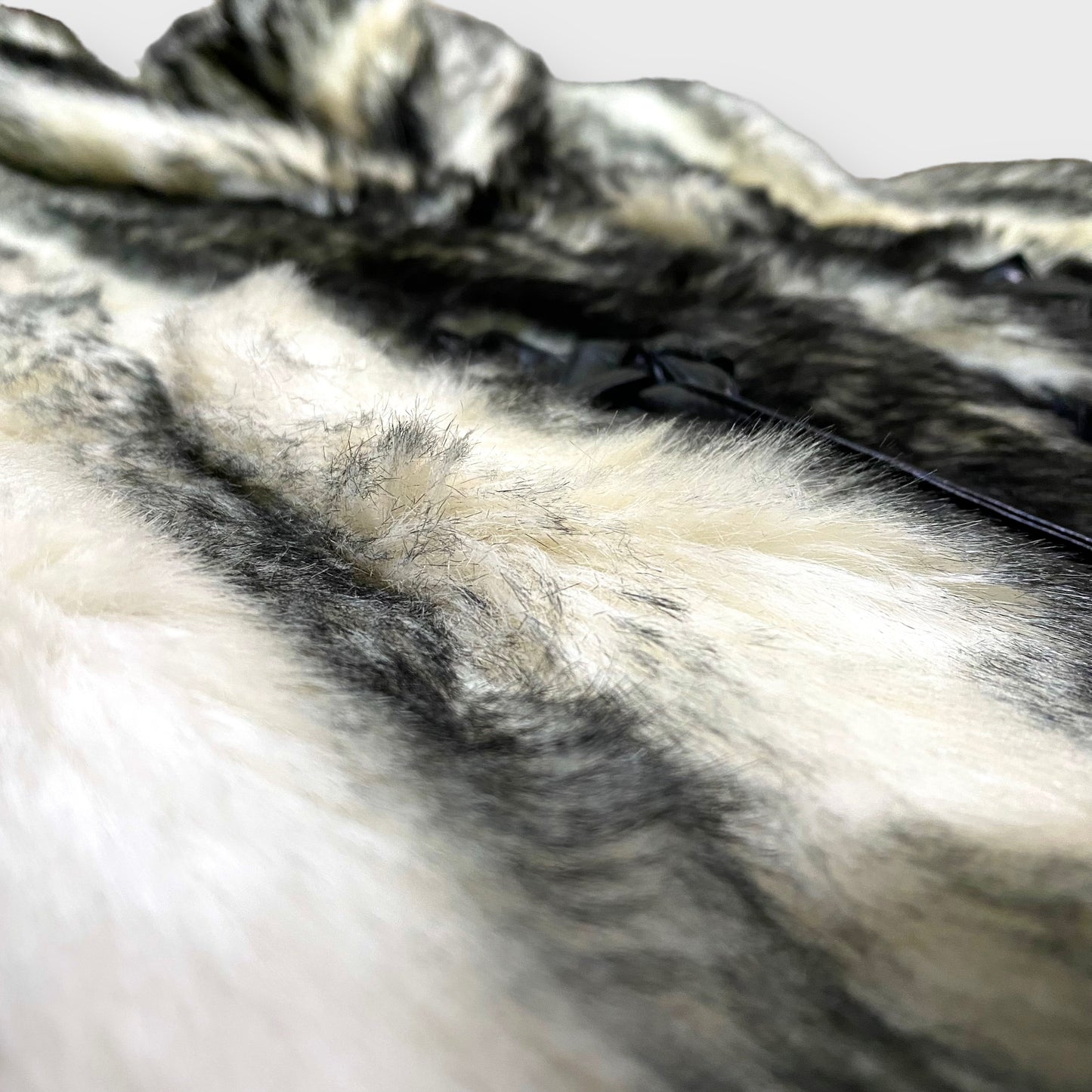 Gradation fur vest