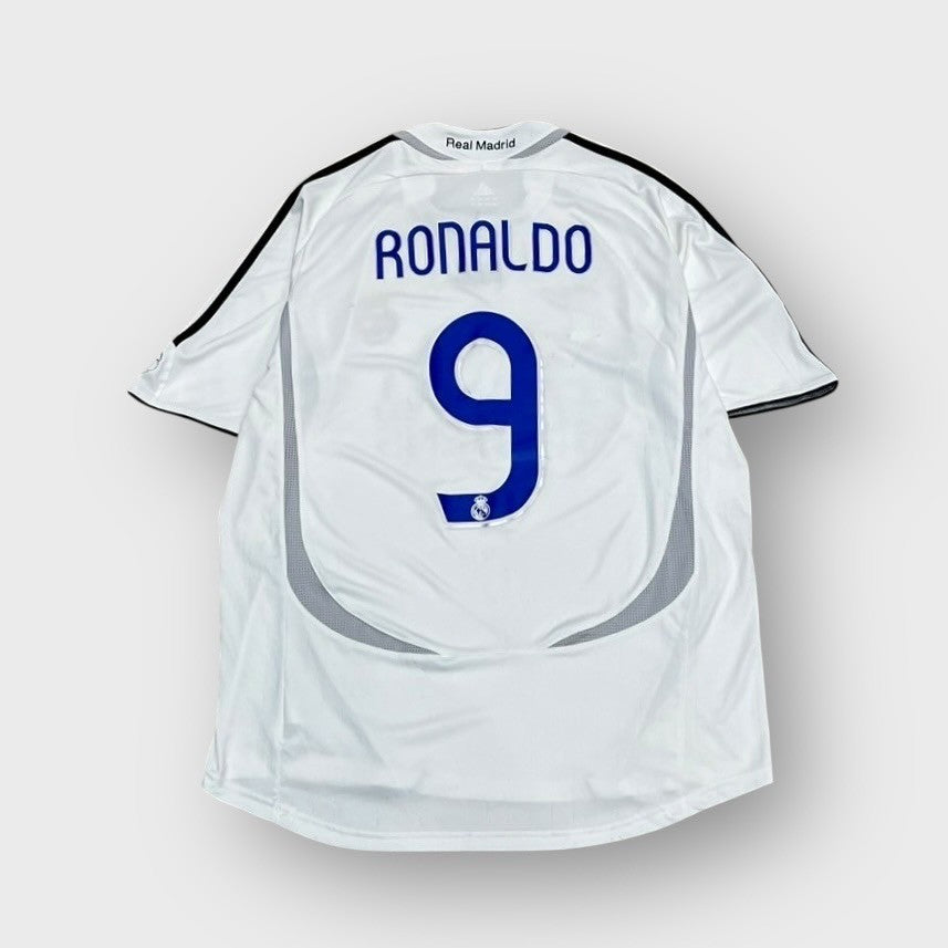 00’s “adidas”
“Real Madrid de Fútbol” team shirt