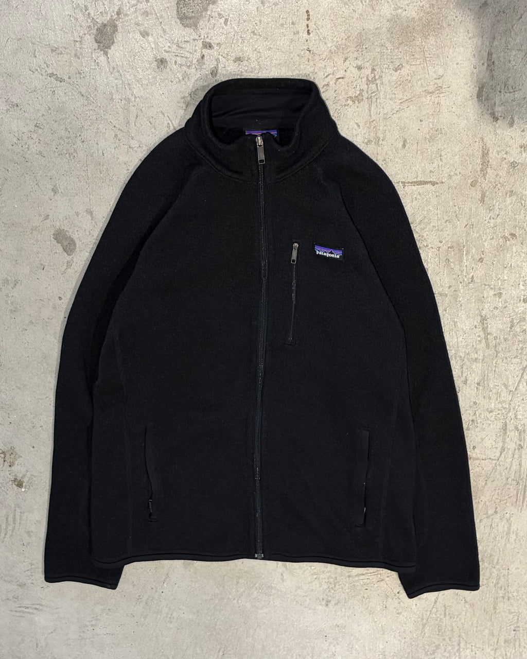 00’s “Patagonia”
better sweater jacket MEDIUM
