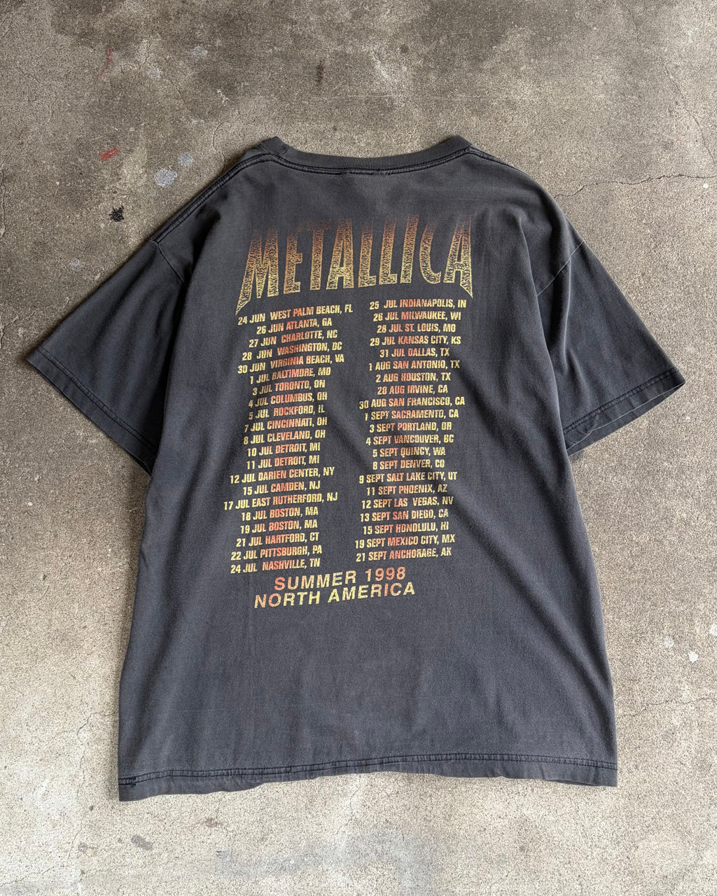 90’s METALLICA
“Summer 1998 north america tour” t-shirt large