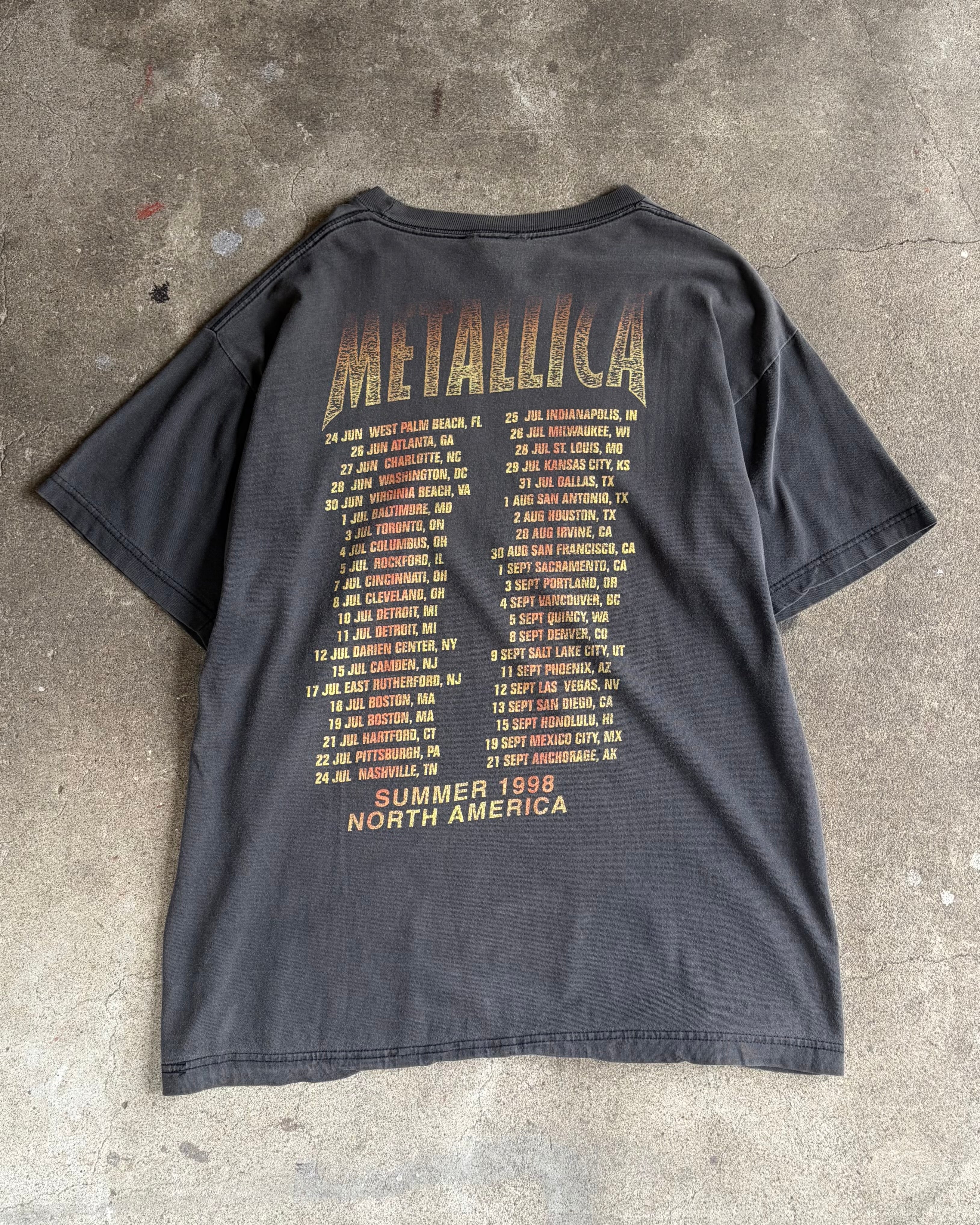 90’s METALLICA
“Summer 1998 north america tour” t-shirt large