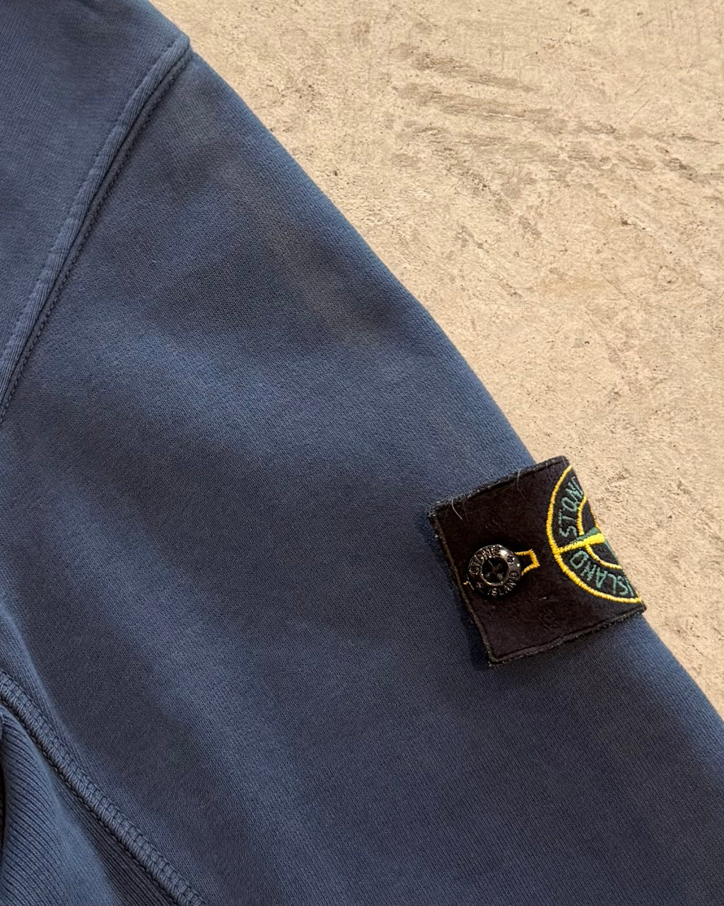 00’s “STONE ISLAND”
sweat
