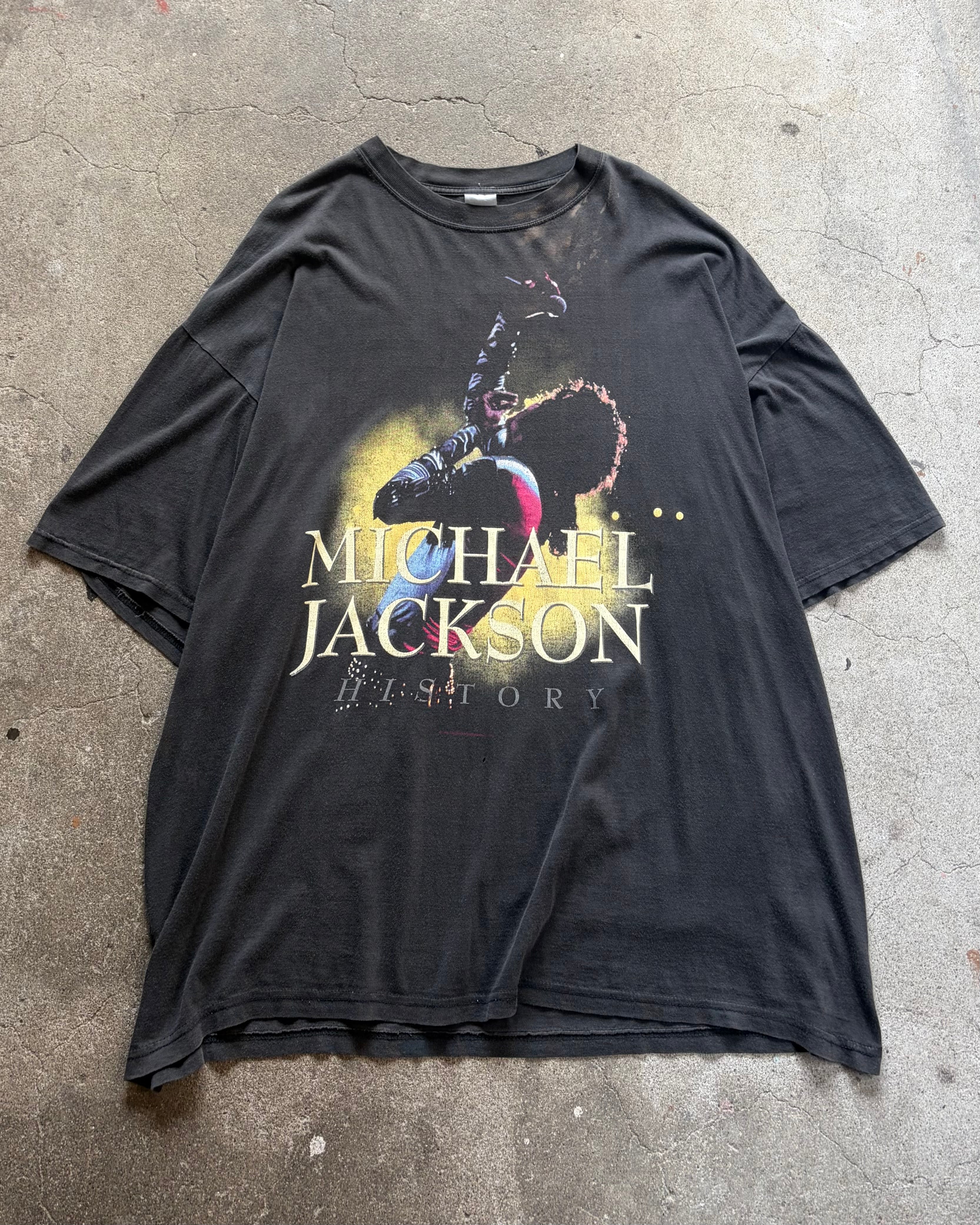 90’s Michael Jackson
“HIStory World Tour”t-shirt
