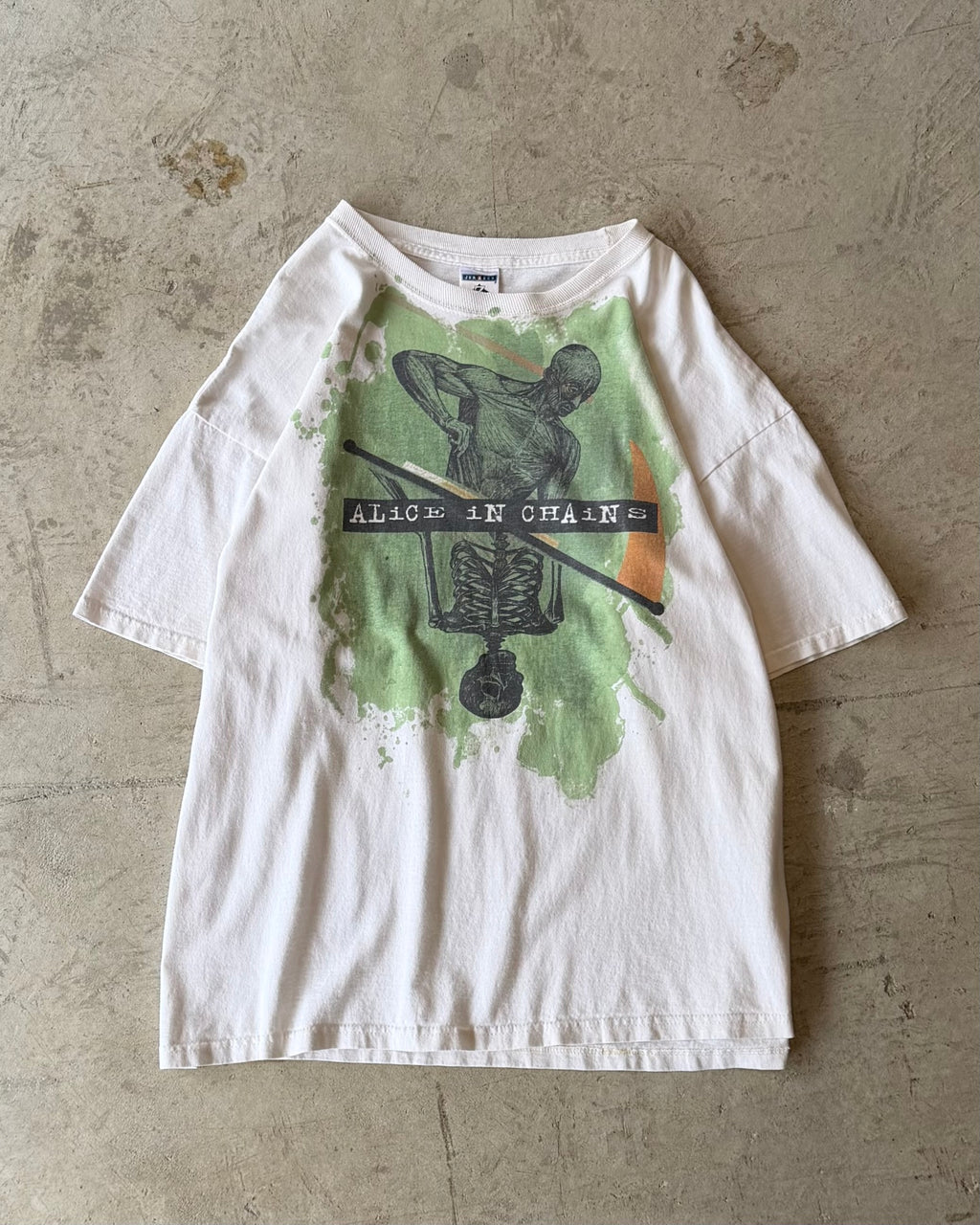 00’s “Alice in Chains” band t- shirt X-LARGE