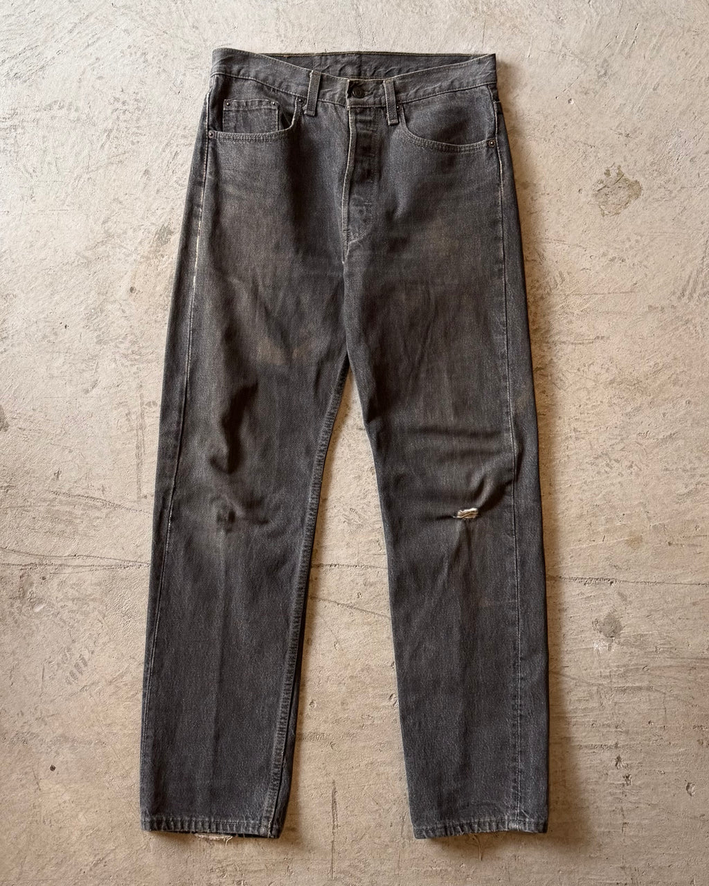 90’s LEVI’S
“501” first dyed black denim 31×30