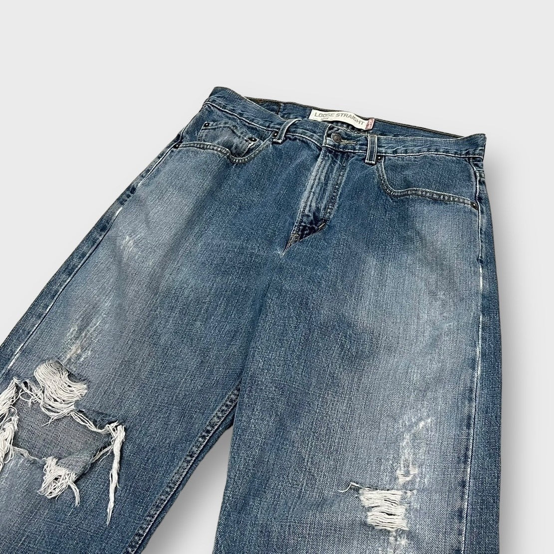 00's "LEVI'S"
"569" loose straight damage denim