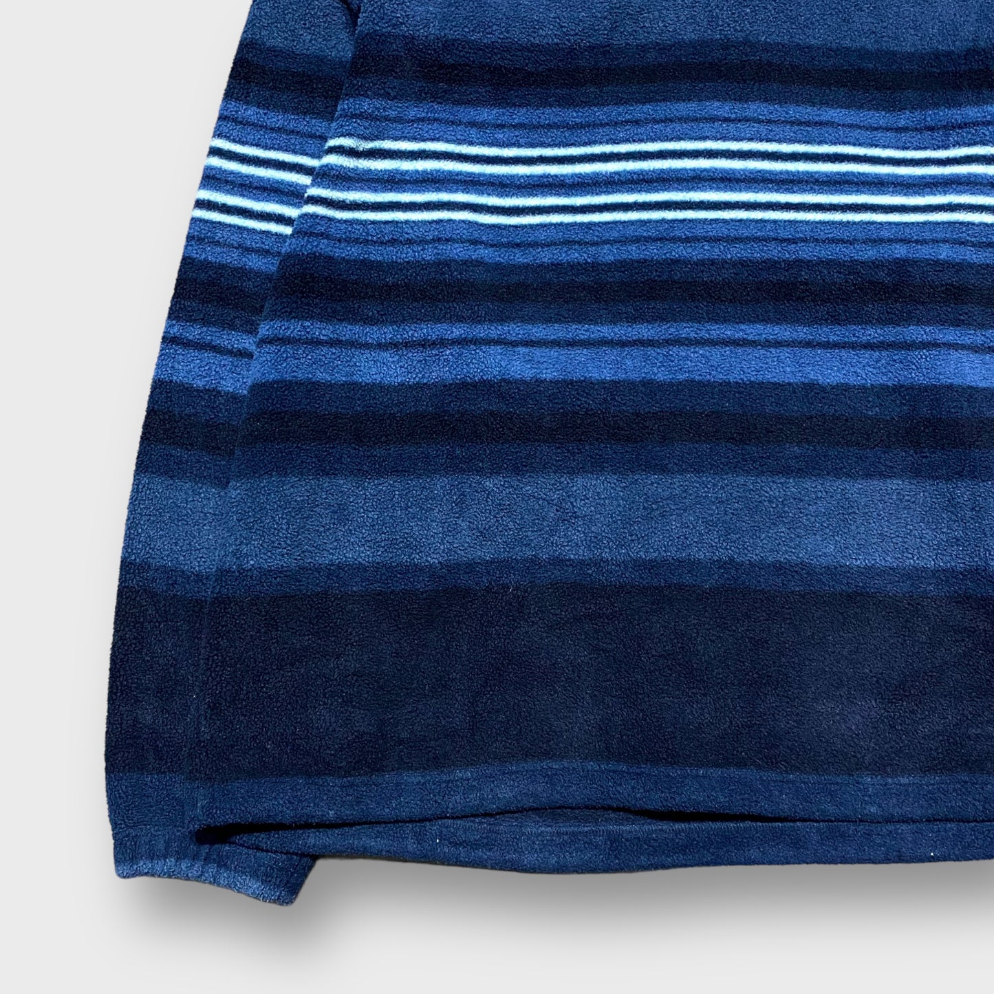 "NORTH WEST BLUE" Border pattern half zip fleece pullover top