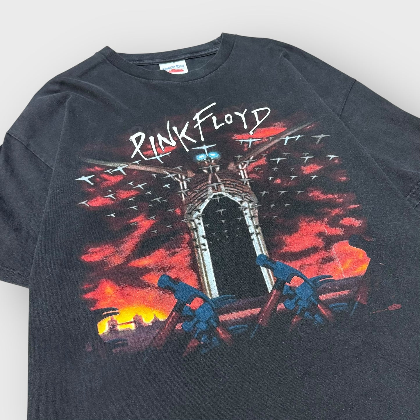 90’s PINK FLOYD “THE WALL” album t-shirt