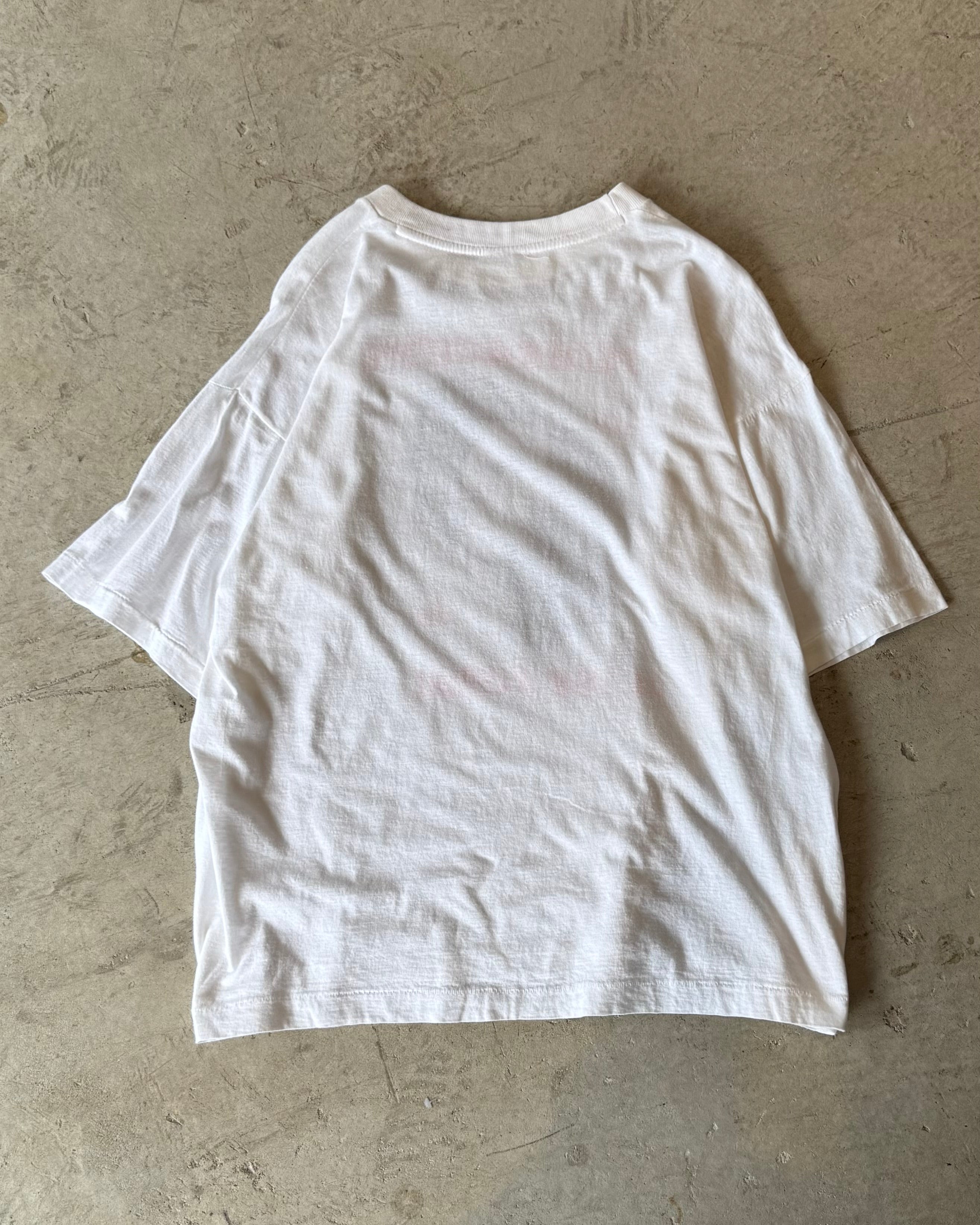 90's
"graphic" t-shirt