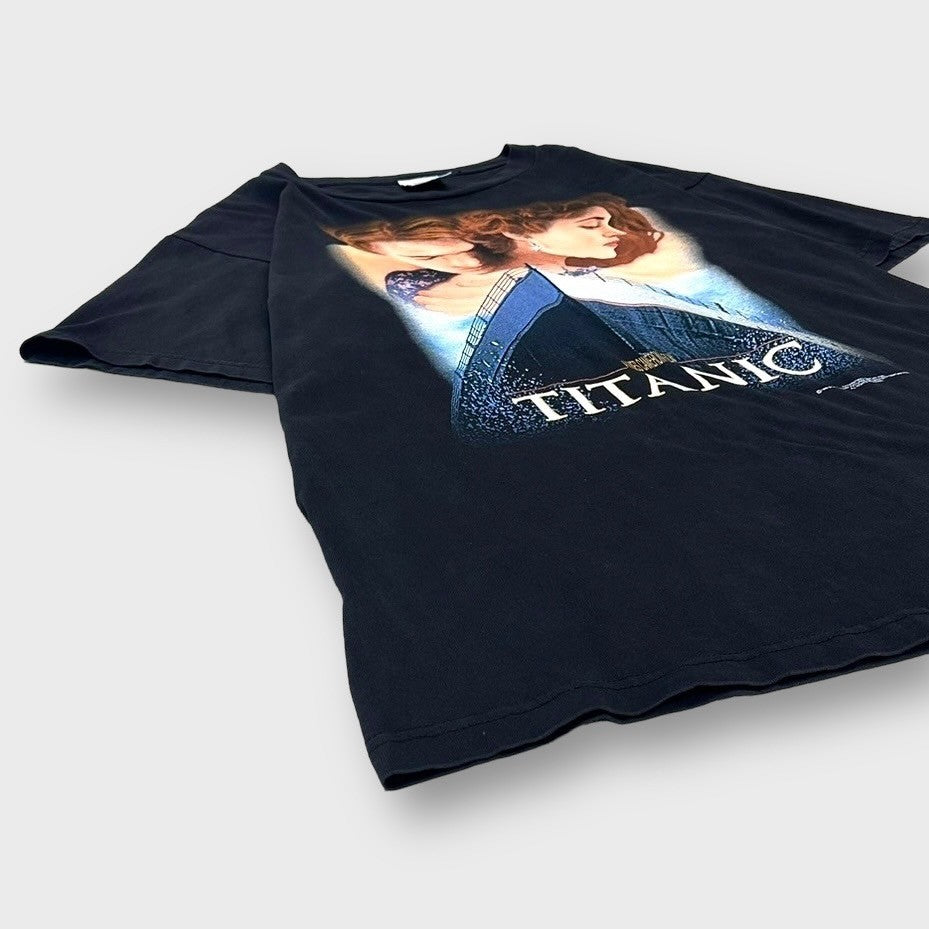 90's TITANIC
Movie t-shirt