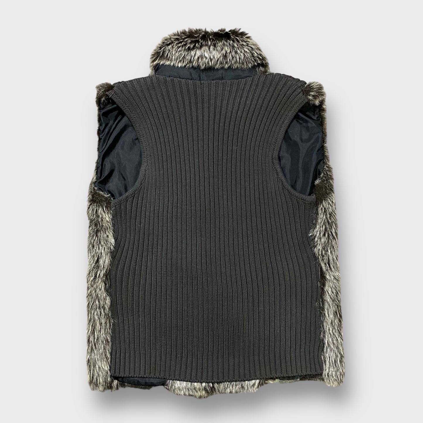 Fur switching knit vest