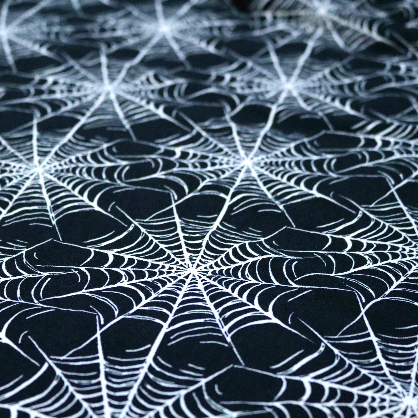 Spider web pattern l/s t-shirt