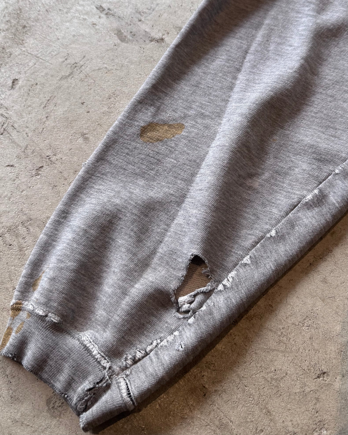 00’s “DICKIES”
faded damage pull-over hoodie LARGE