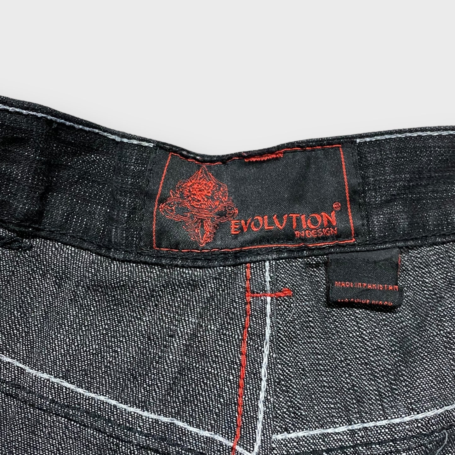 "EVOLUTION INDESIGN" Dragon embroidery denim half pants
