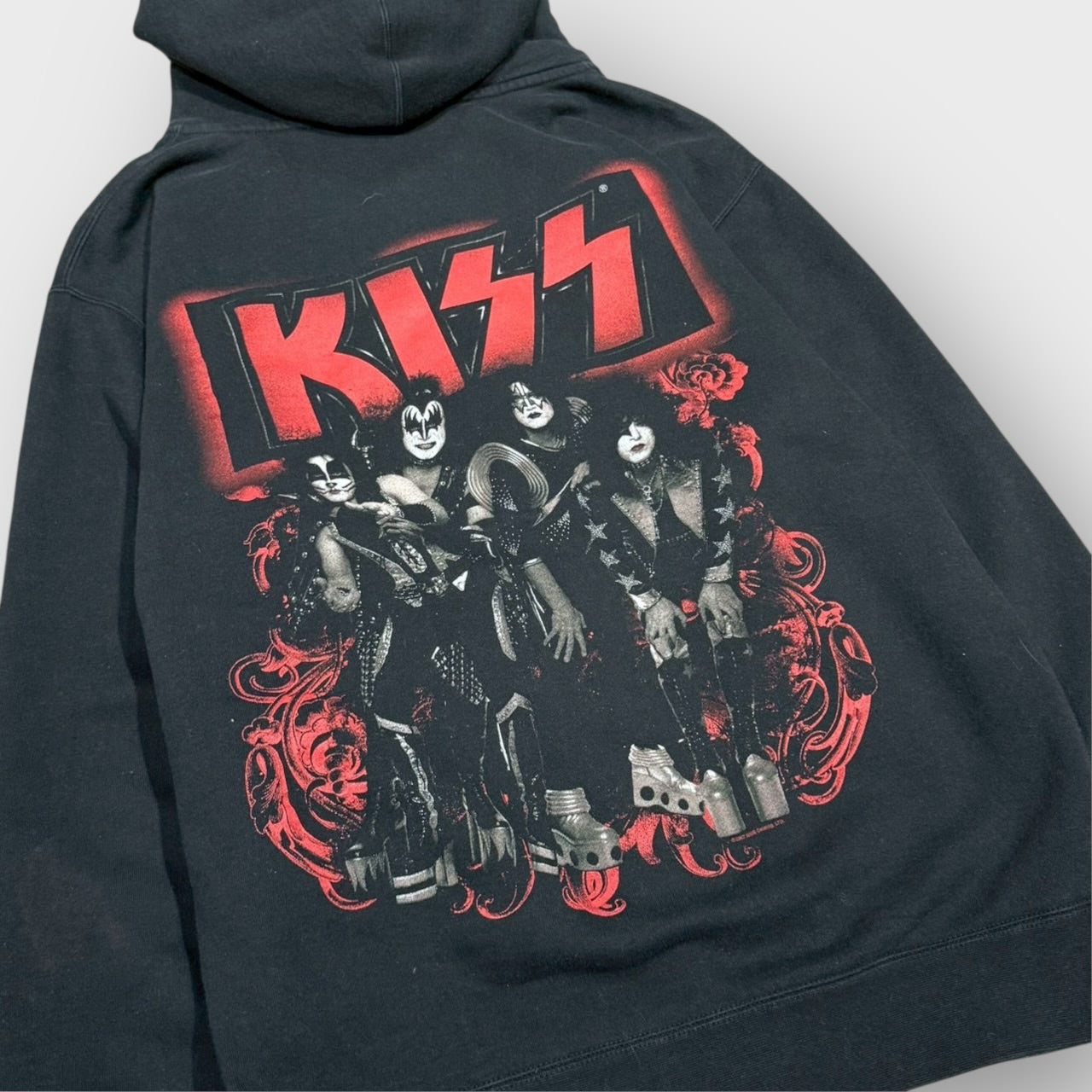 90’s “KISS”
band zip hoodie