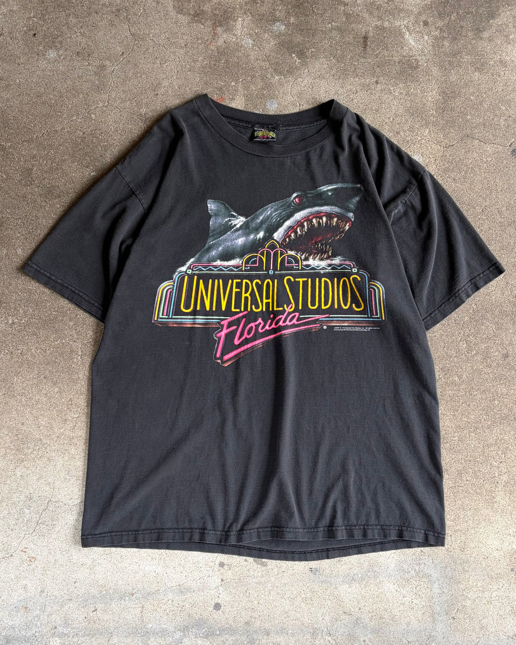 90’s UNIVERSAL STUDIOS FLORIDA
“JAWS” t-shirt