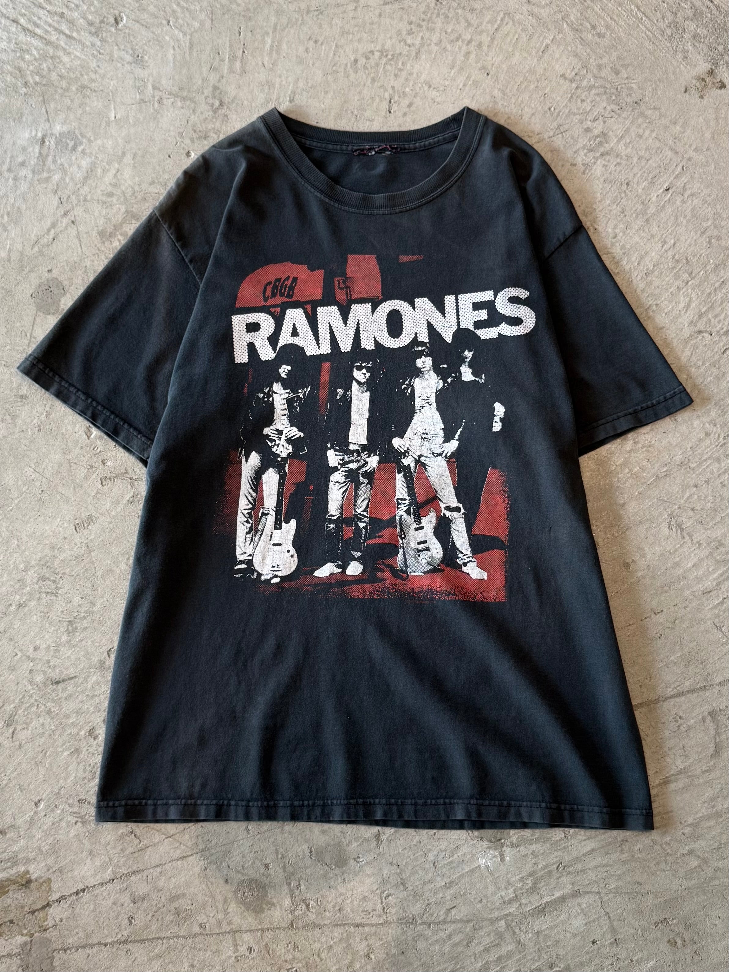 00’s “RAMONES”
band t-shirt