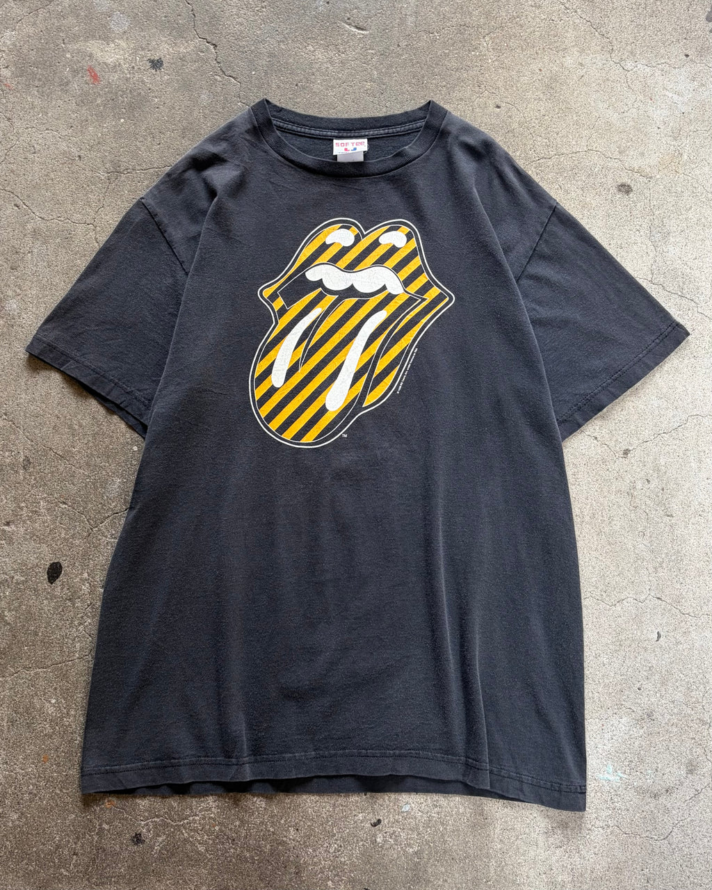 90’s The Rolling Stones
“NO SECURITY NORTH AMERICAN” tour t-shirt large