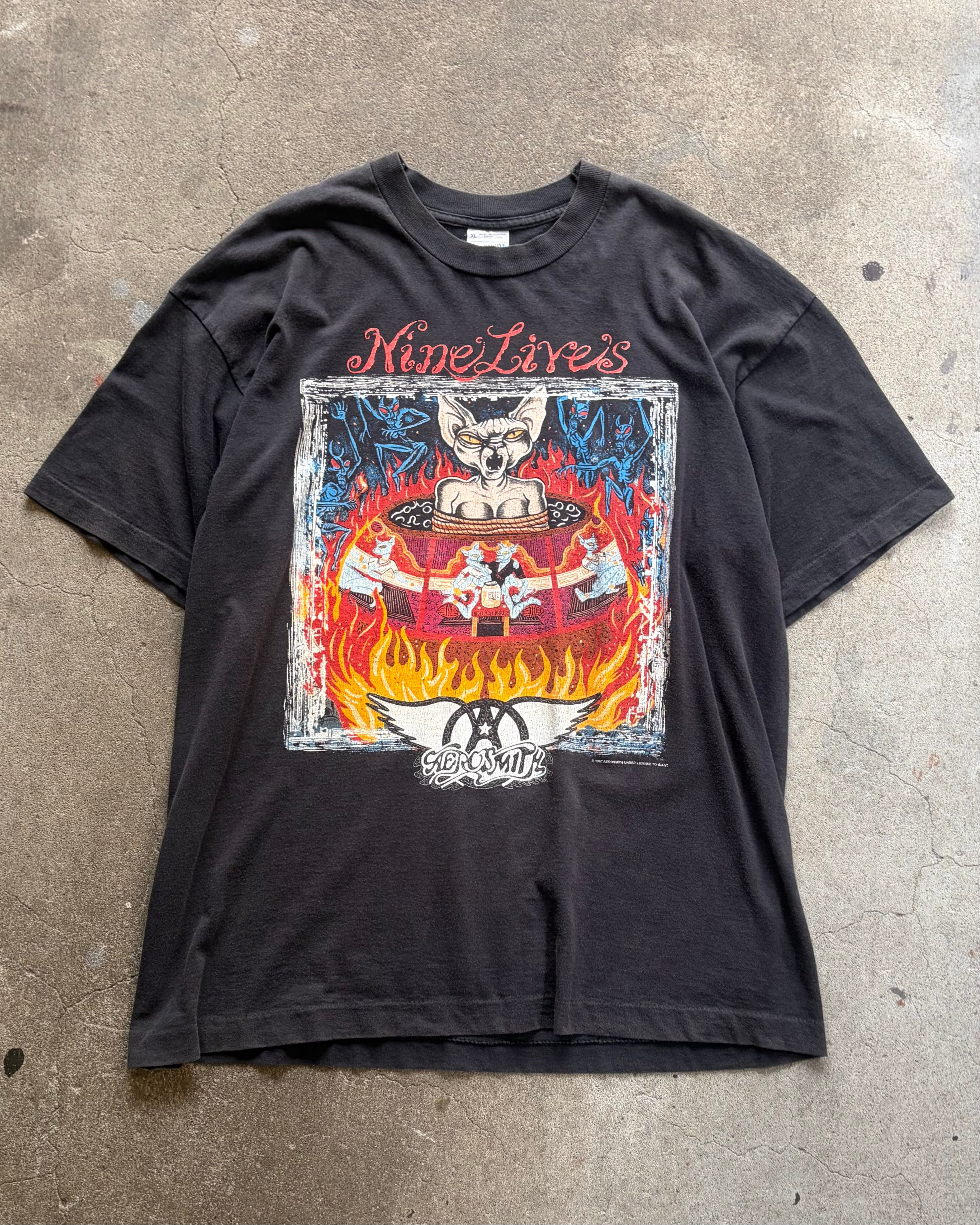 90’s AERO SMITH
“NINE LIVES” tour t-shirt X-large