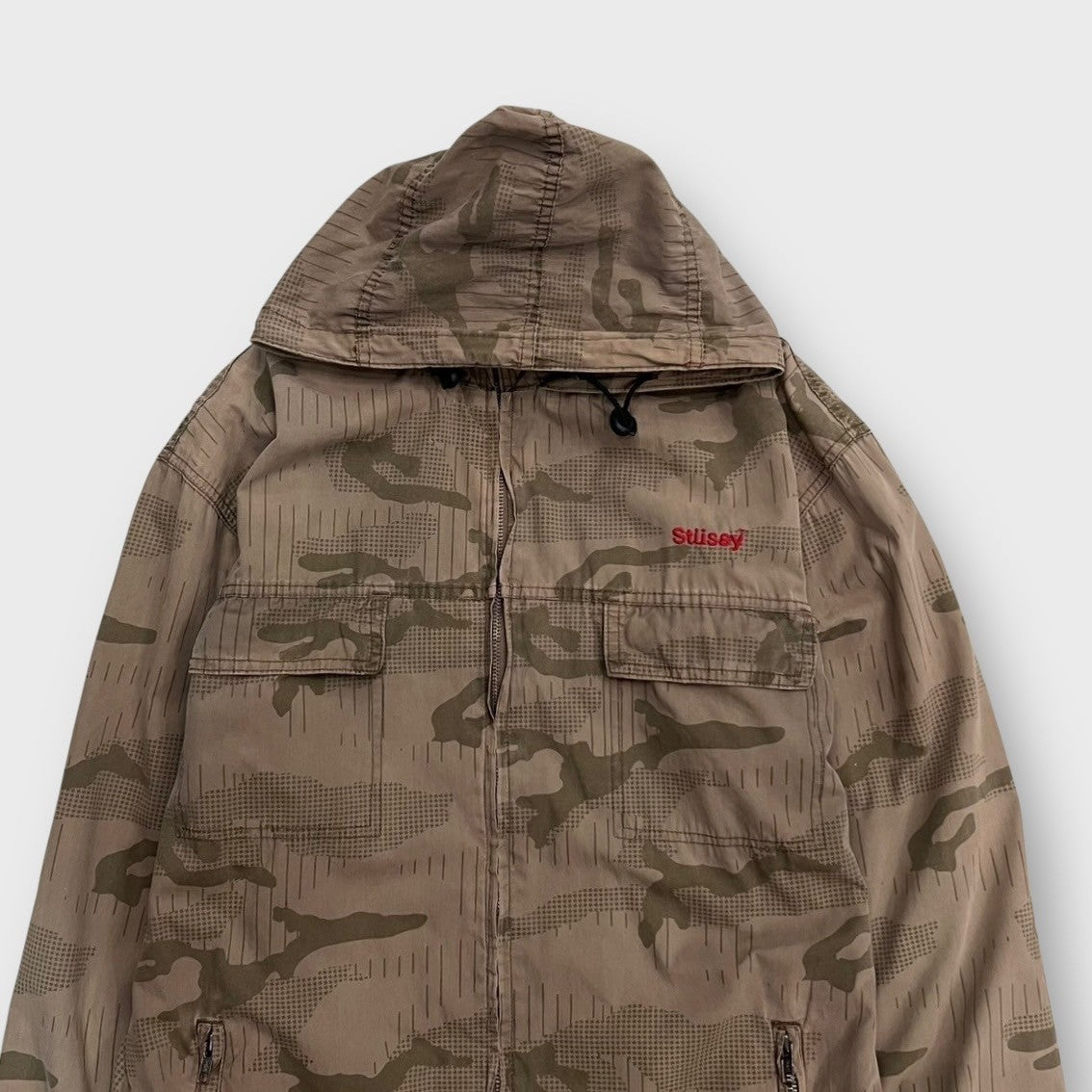 90's "STUSSY"
Camo pattern hooded jacket