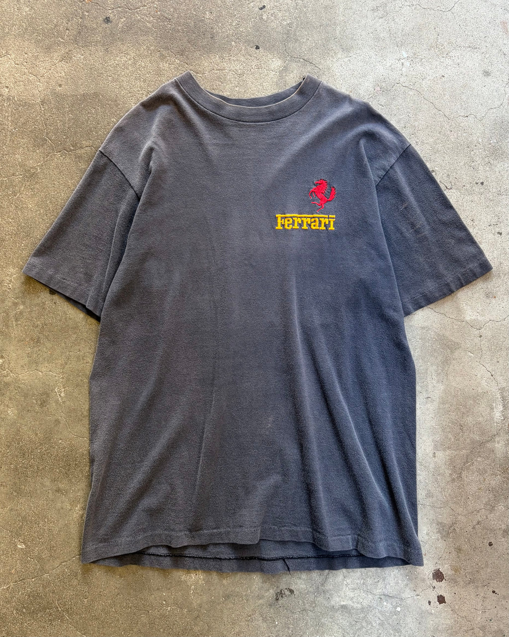 90’s “Ferrari” company t-shirt large