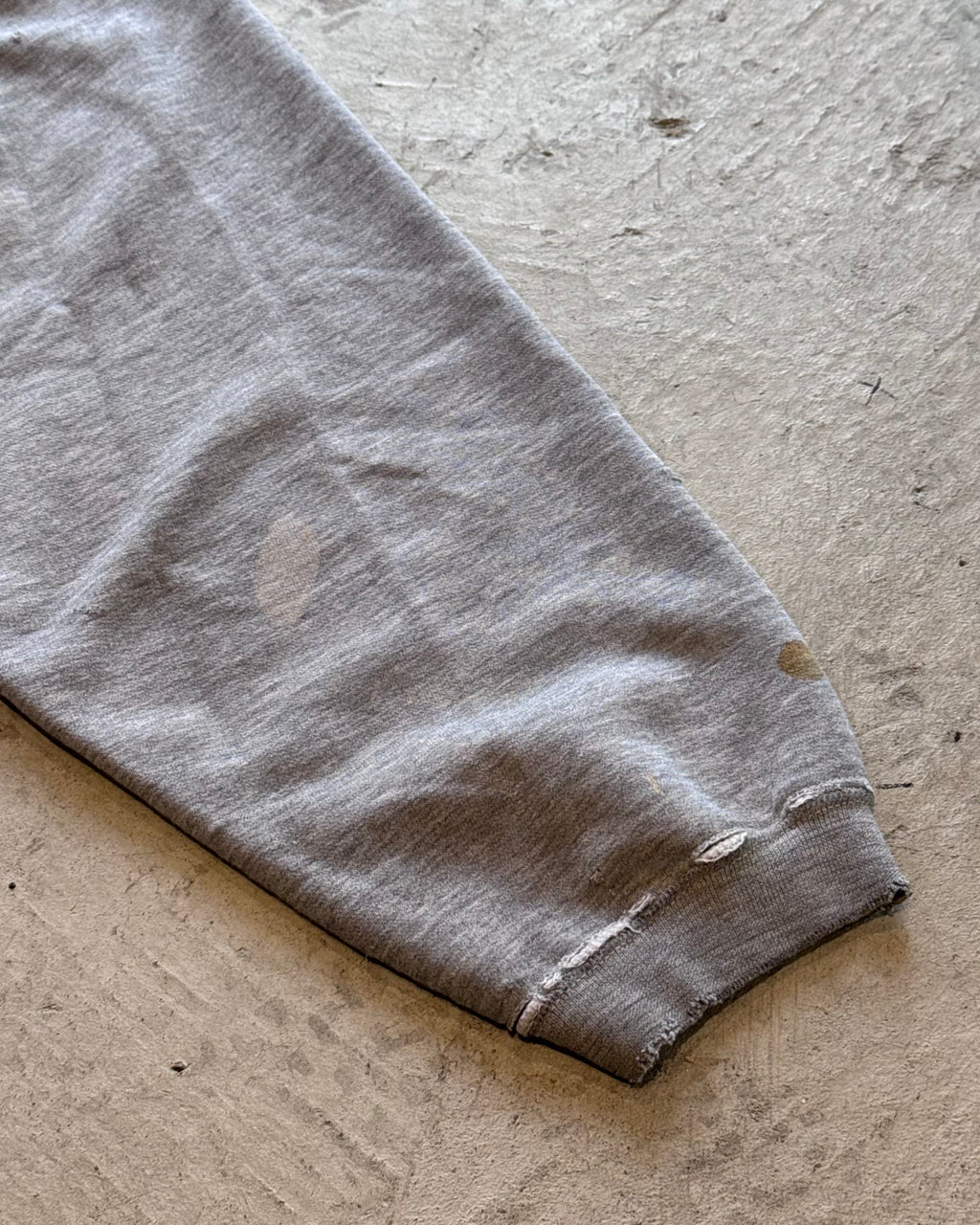 00’s “DICKIES”
faded damage pull-over hoodie LARGE