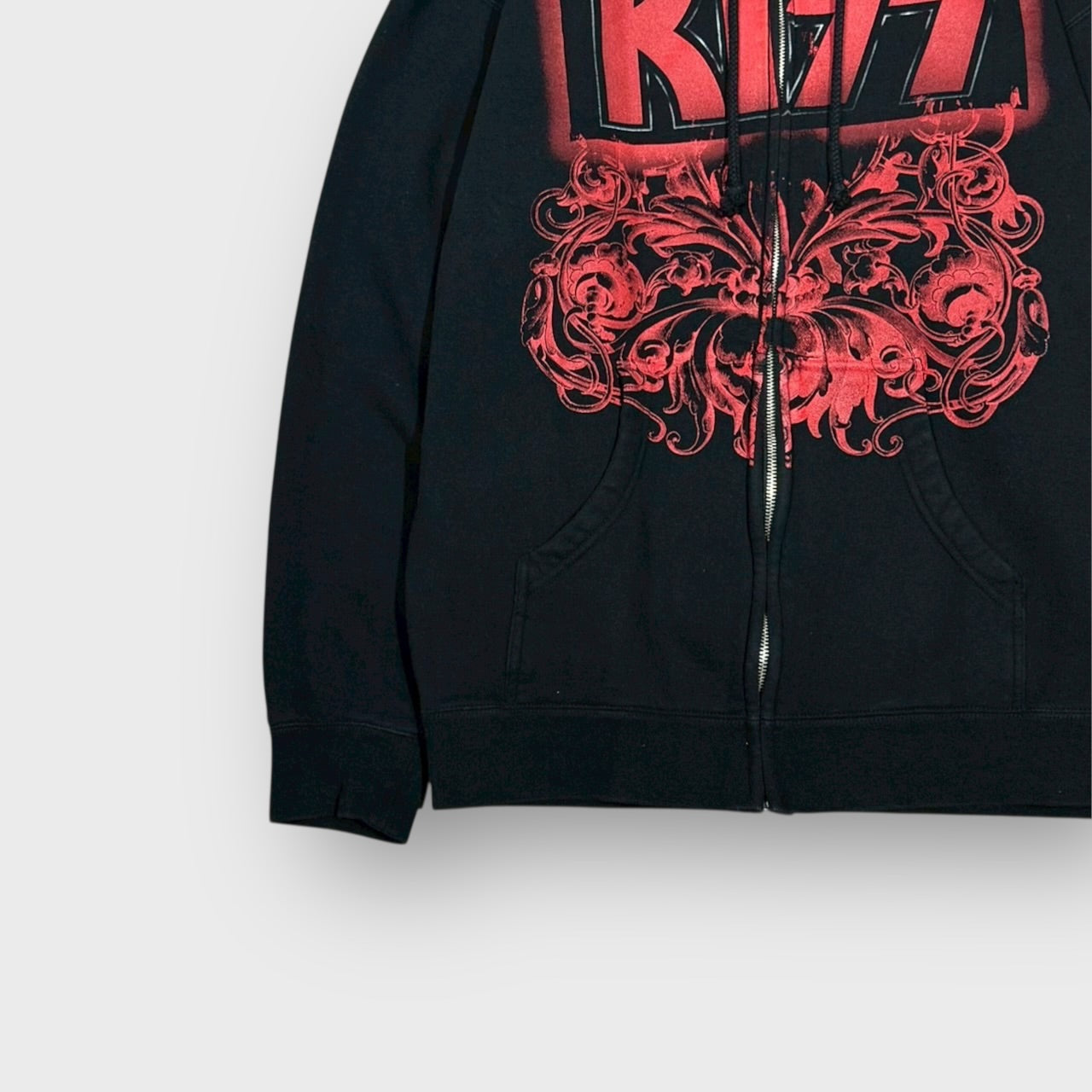 90’s “KISS”
band zip hoodie