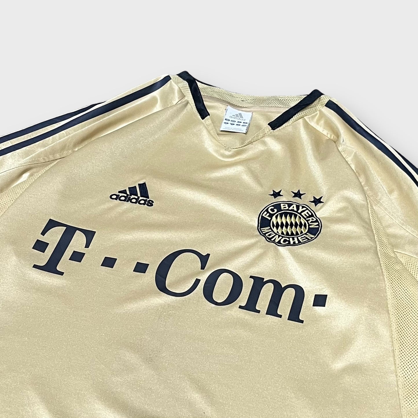 adidas “Bayern Munich” 2004-05  soccer shirt