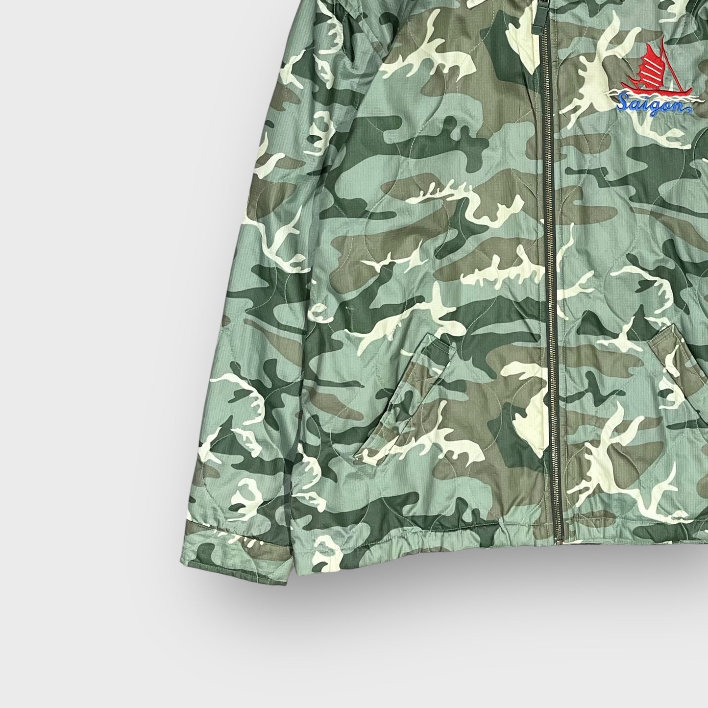 90’s-00’s “lucky brand” camouflage souvenir jacket